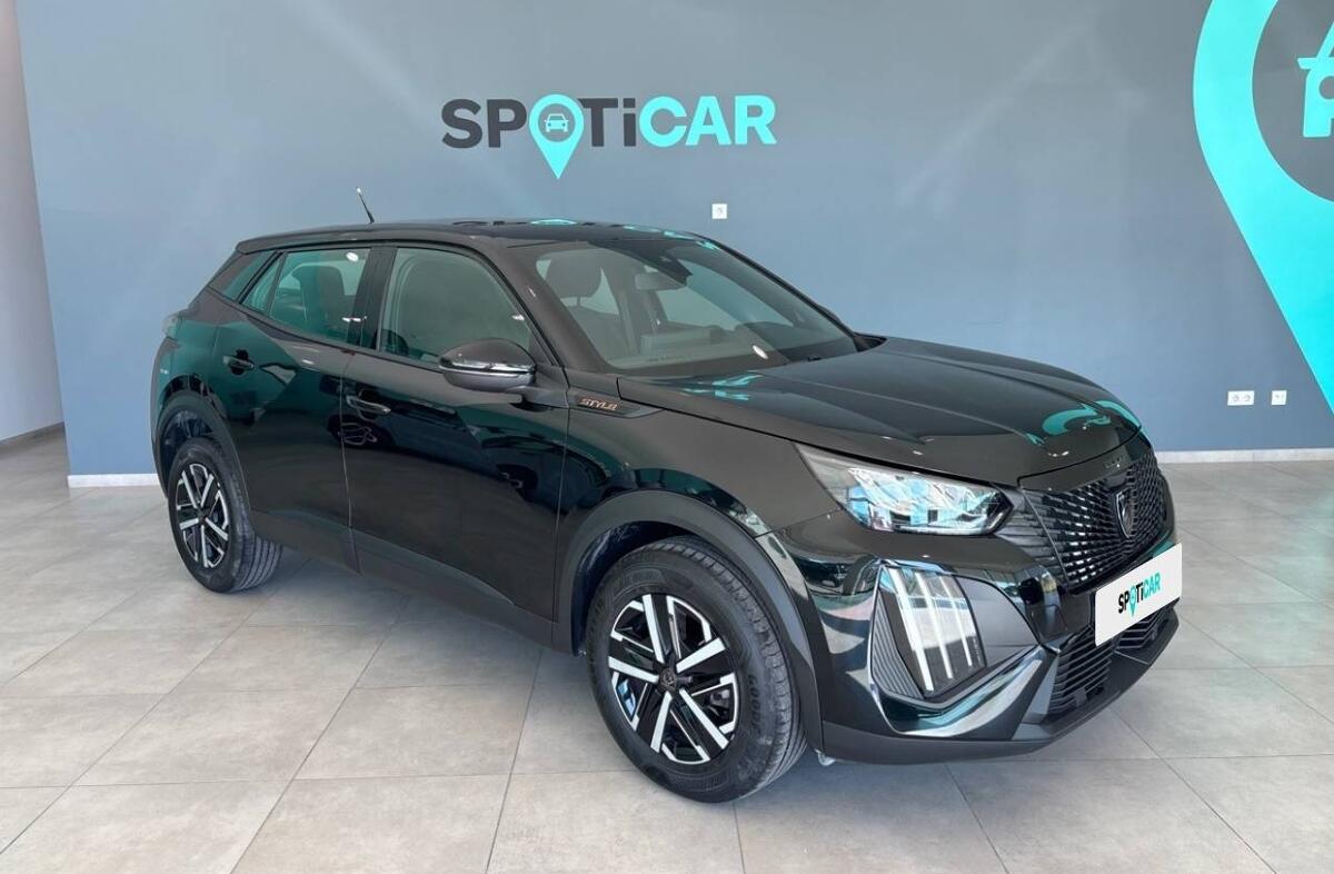 PEUGEOT 2008 1.2 PureTech Style