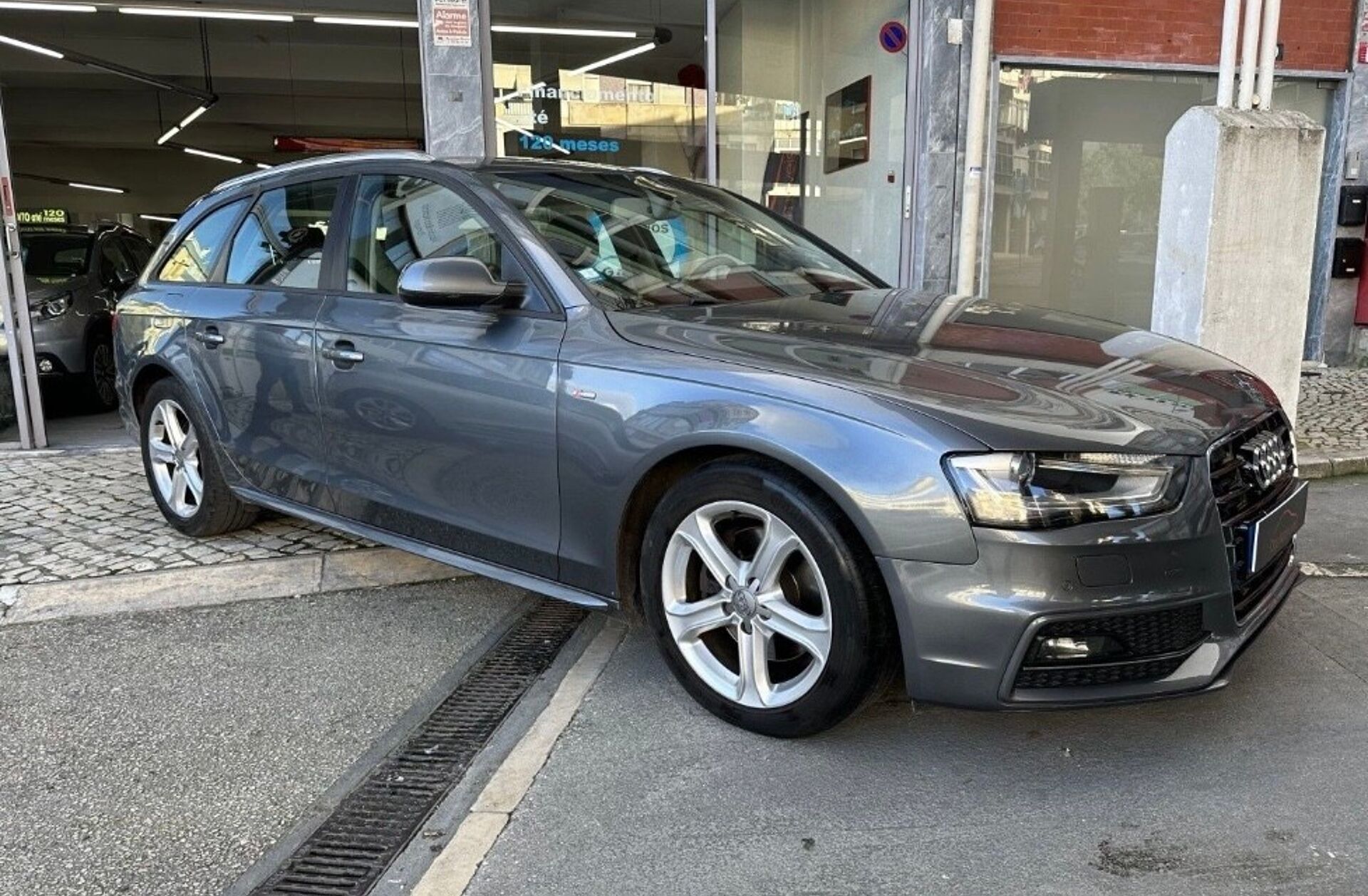 AUDI A4 2.0 TDI S-line