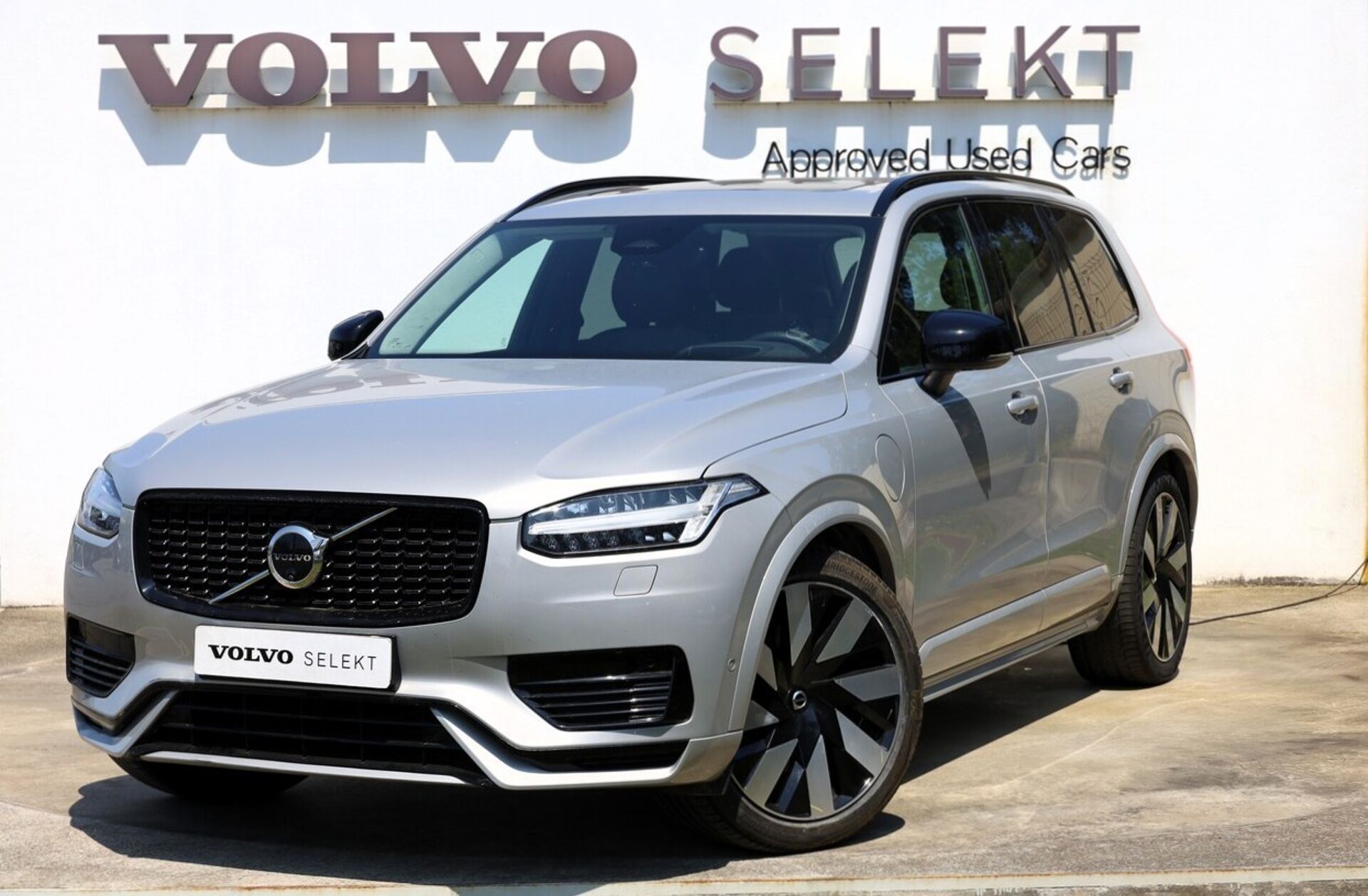 VOLVO XC90 2.0 T8 PHEV Ultimate Dark AWD