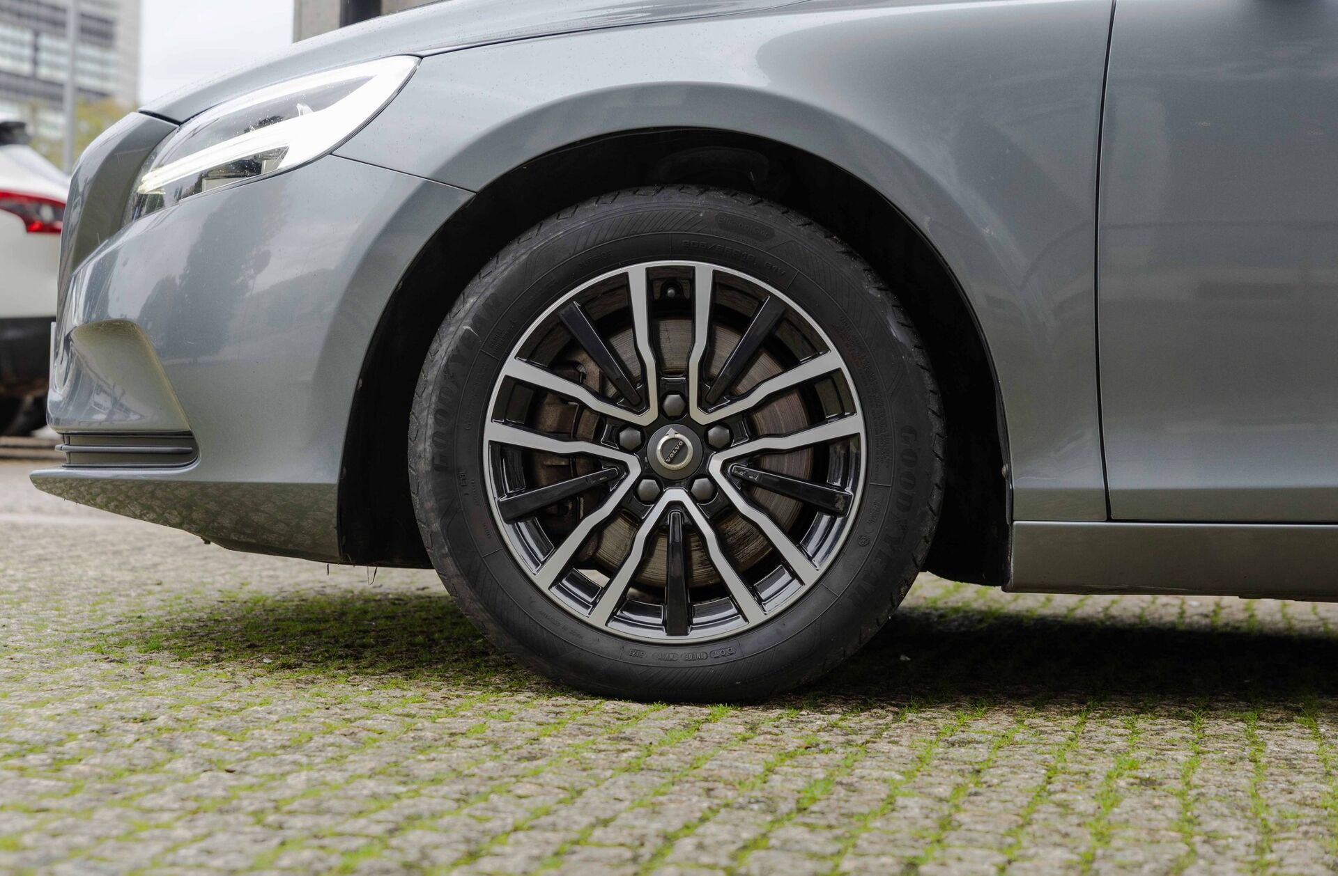 VOLVO V40 2.0 D3 Momentum