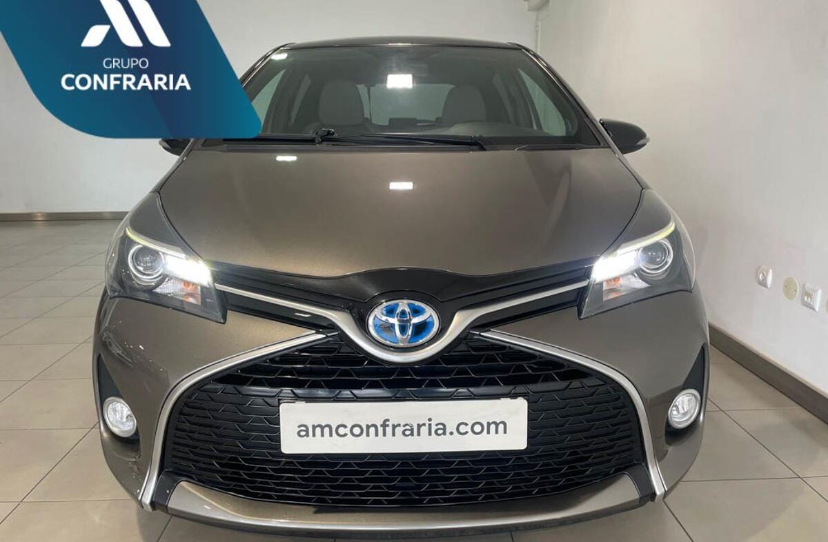 TOYOTA Yaris 1.5 HSD Square Collec.Bronze