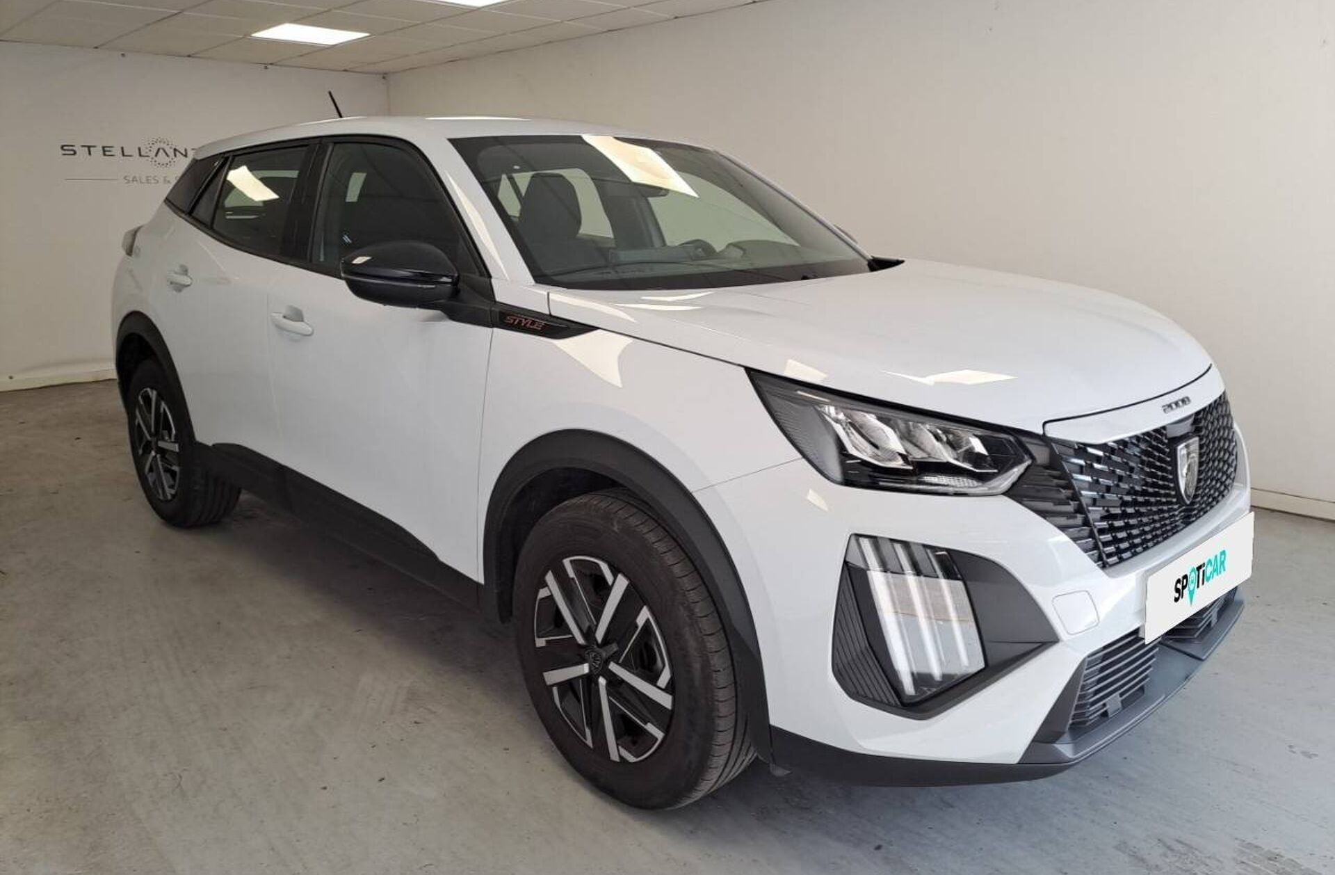 PEUGEOT 2008 1.2 PureTech Style