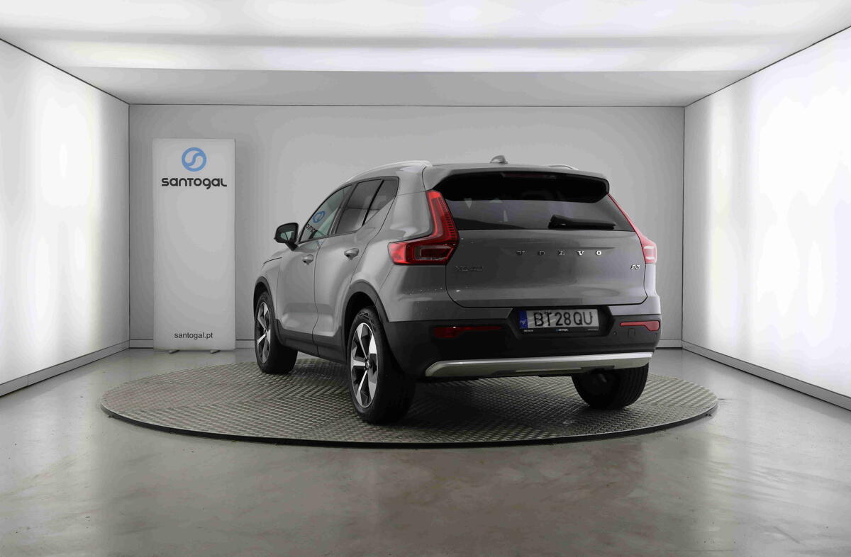 VOLVO XC40 2.0 B3 Core
