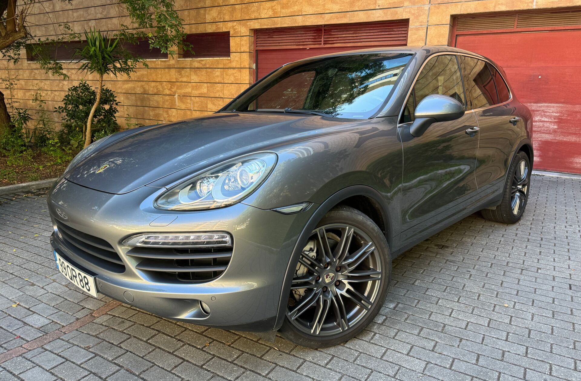 PORSCHE Cayenne S Hybrid