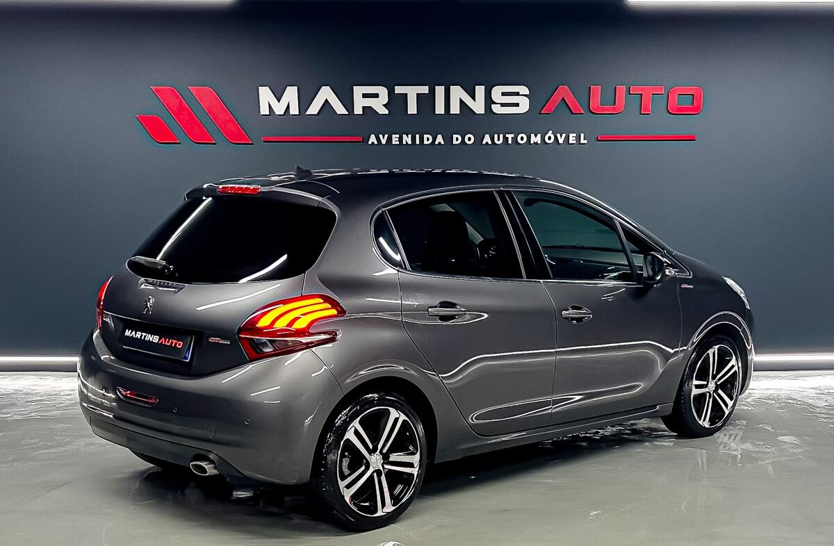 PEUGEOT 208 1.2 PureTech GT Line EAT6