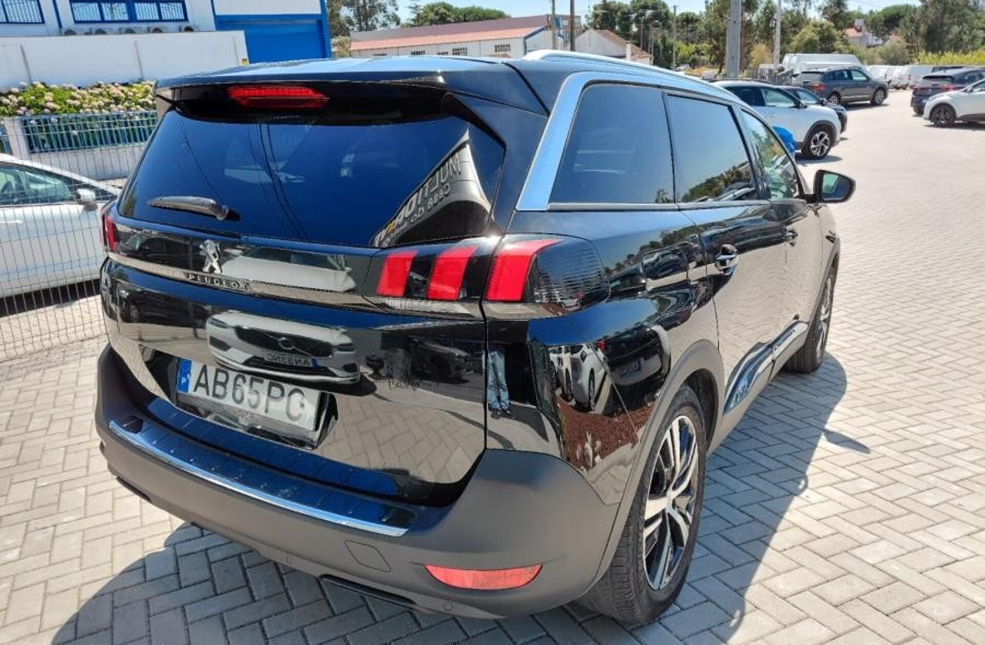 PEUGEOT 5008 1.5 BlueHDi Allure