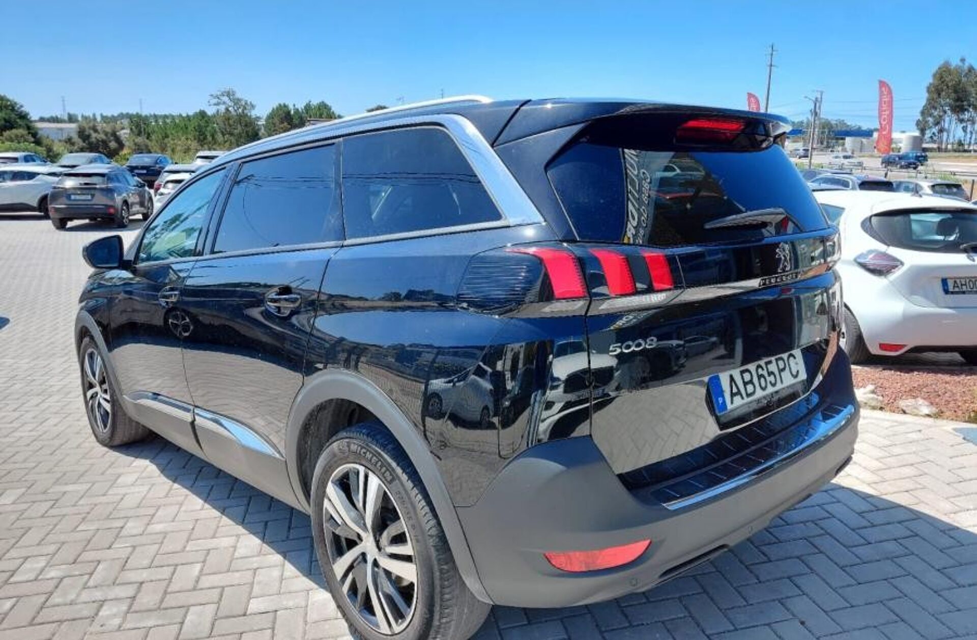 PEUGEOT 5008 1.5 BlueHDi Allure