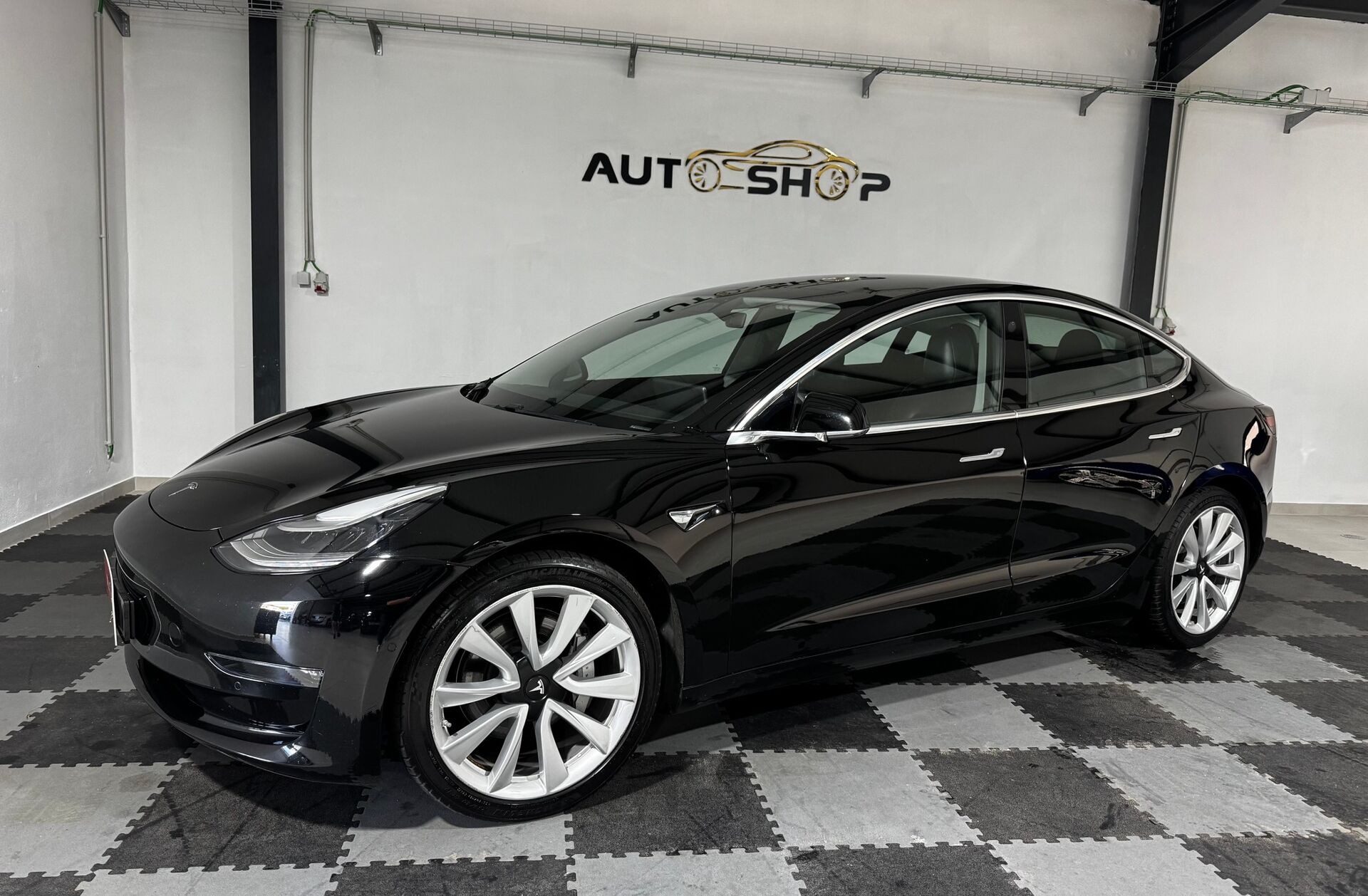 TESLA Model 3 Long-Range Dual Motor AWD