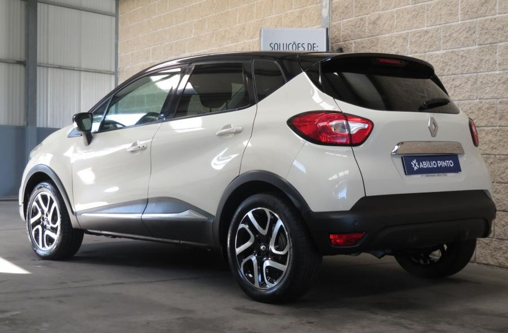 RENAULT Captur 0.9 TCE Exclusive