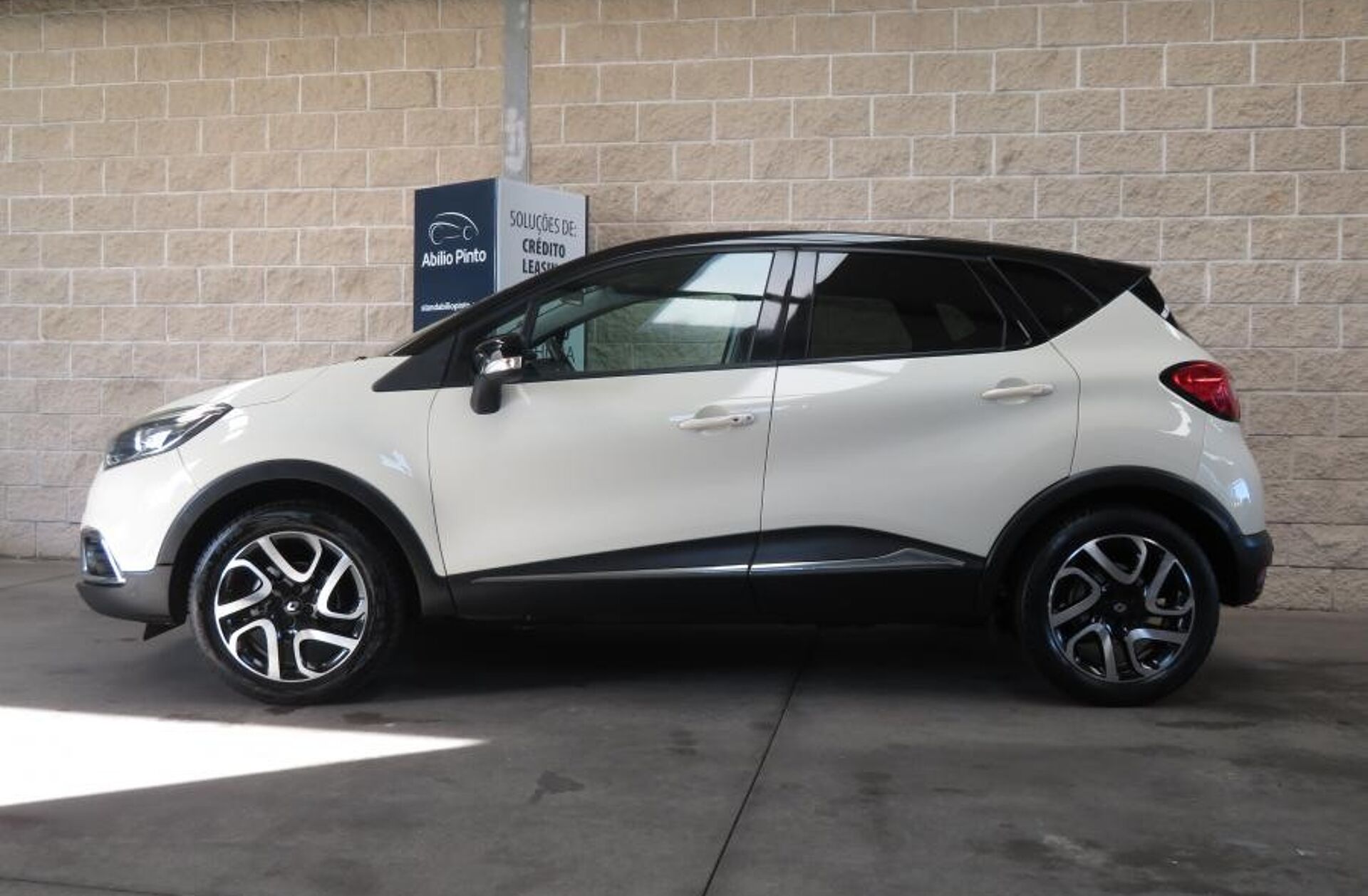 RENAULT Captur 0.9 TCE Exclusive