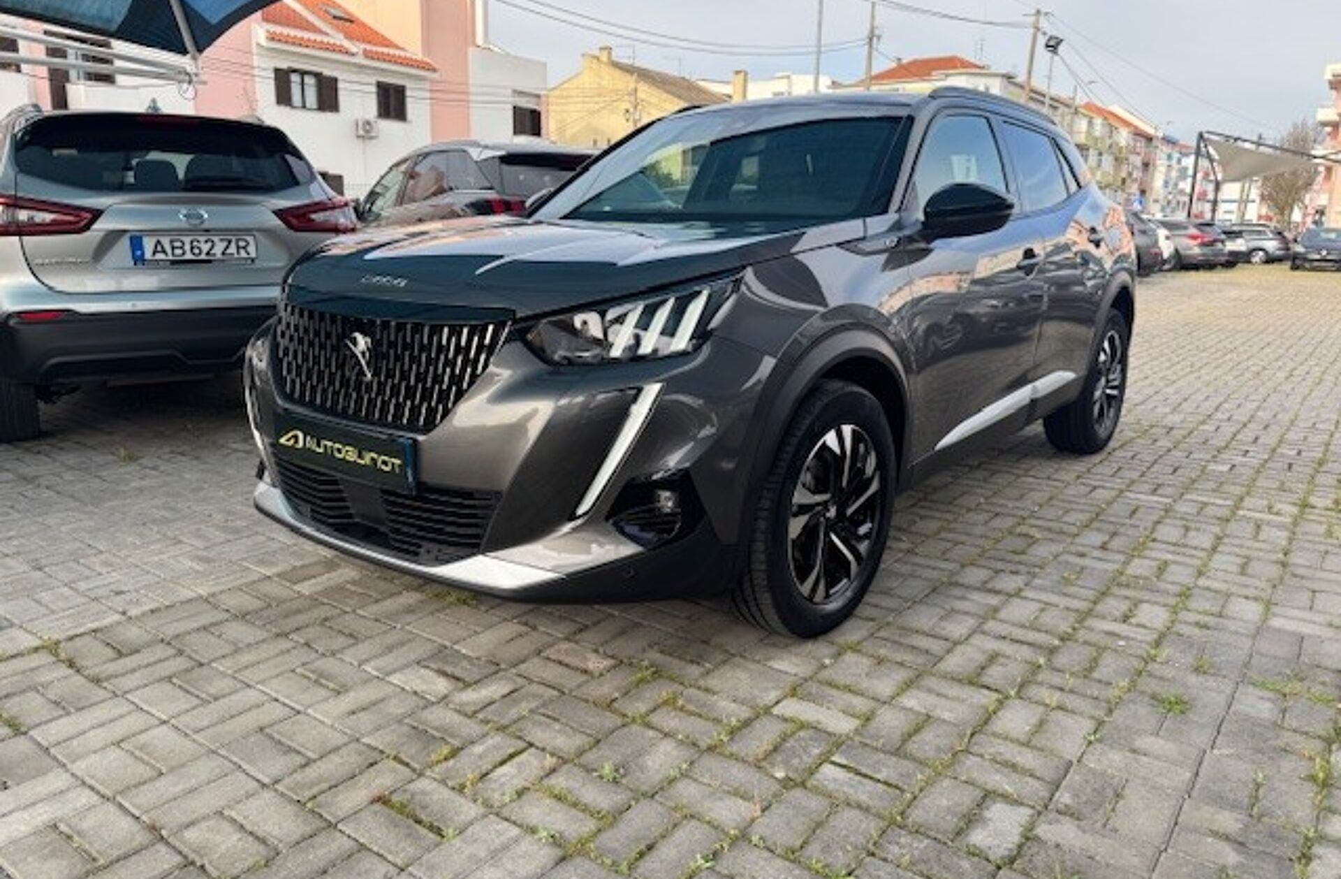PEUGEOT 2008 1.2 PureTech GT