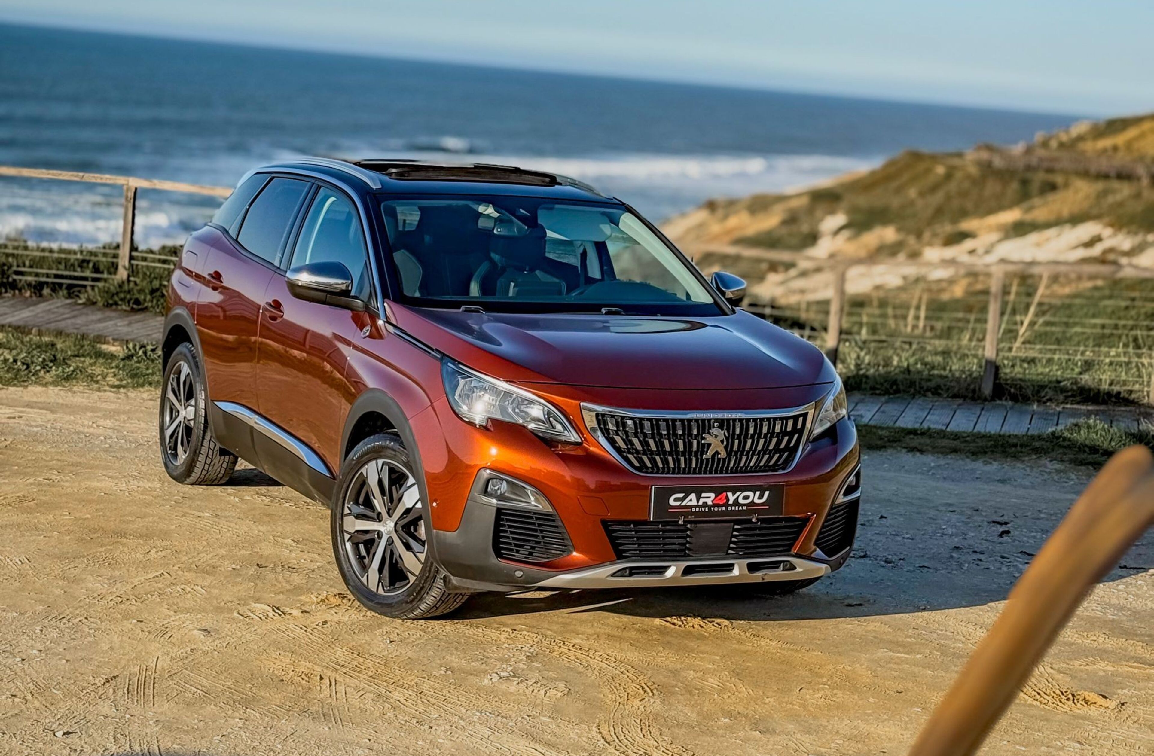 PEUGEOT 3008 1.2 PureTech Allure
