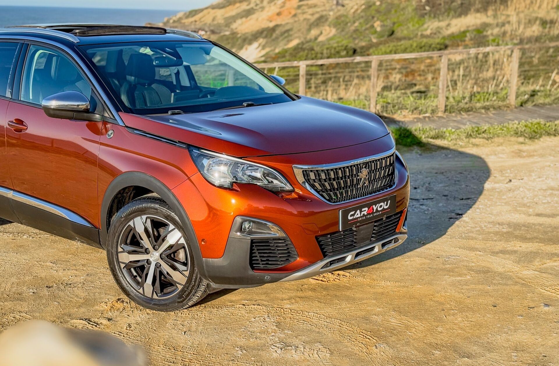 PEUGEOT 3008 1.2 PureTech Allure