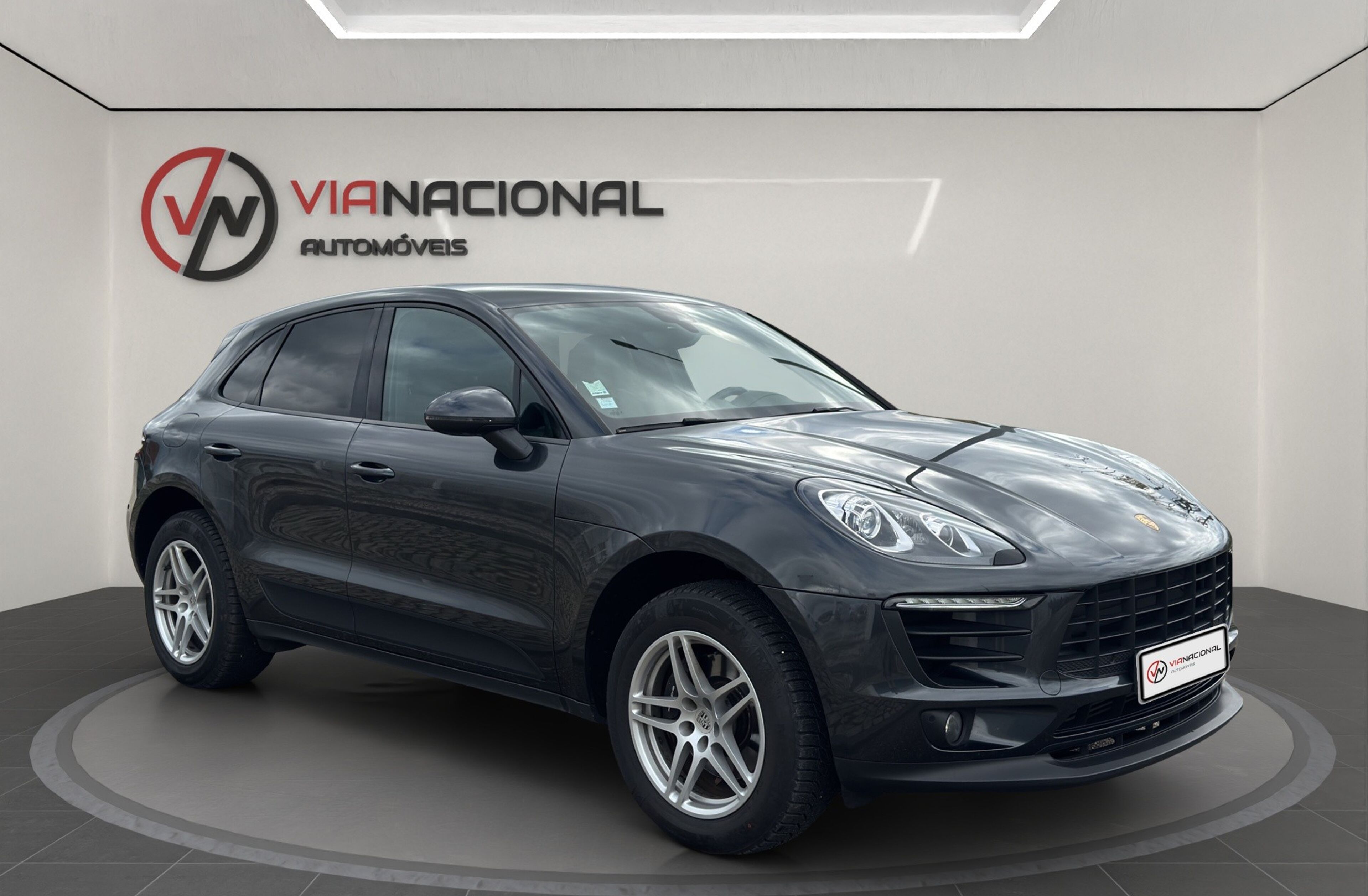 PORSCHE Macan 2.0
