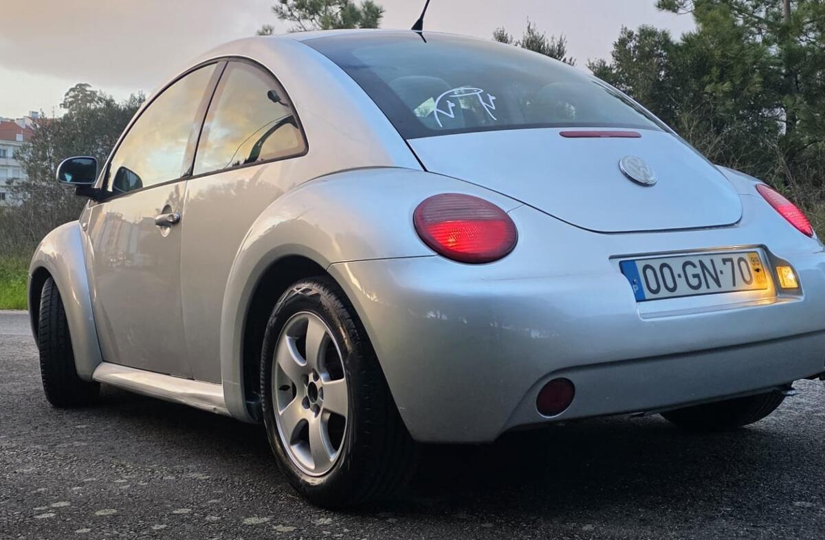 VOLKSWAGEN Beetle New  1.9 TDi Highline