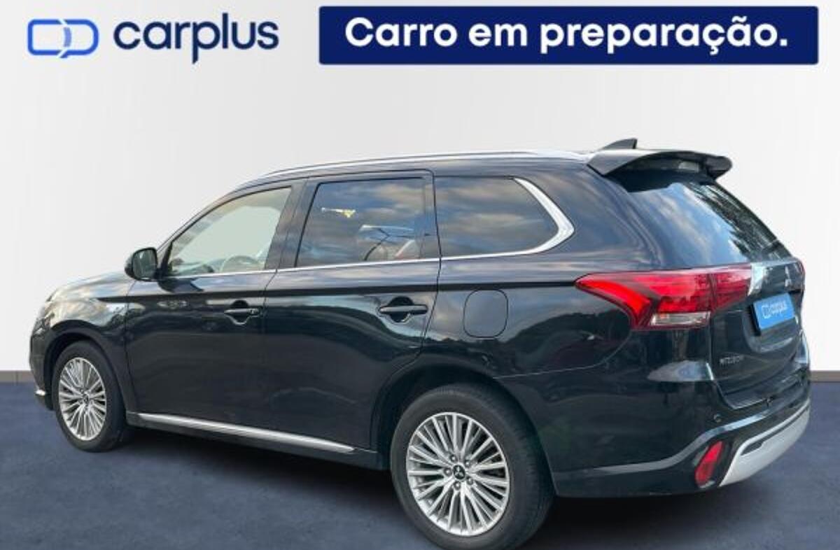 MITSUBISHI Outlander 2.4 PHEV Instyle