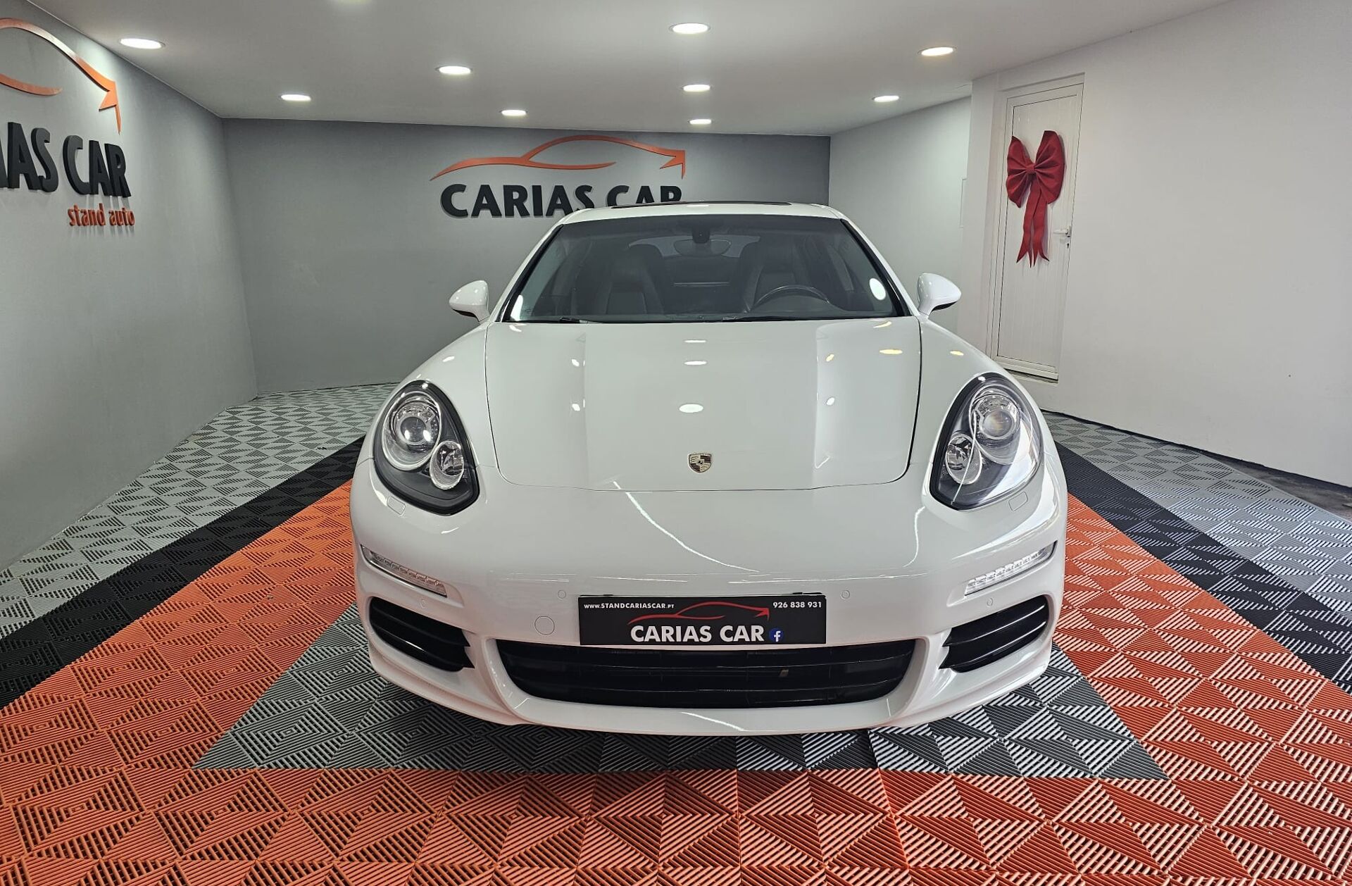 PORSCHE Panamera Platinum Edition