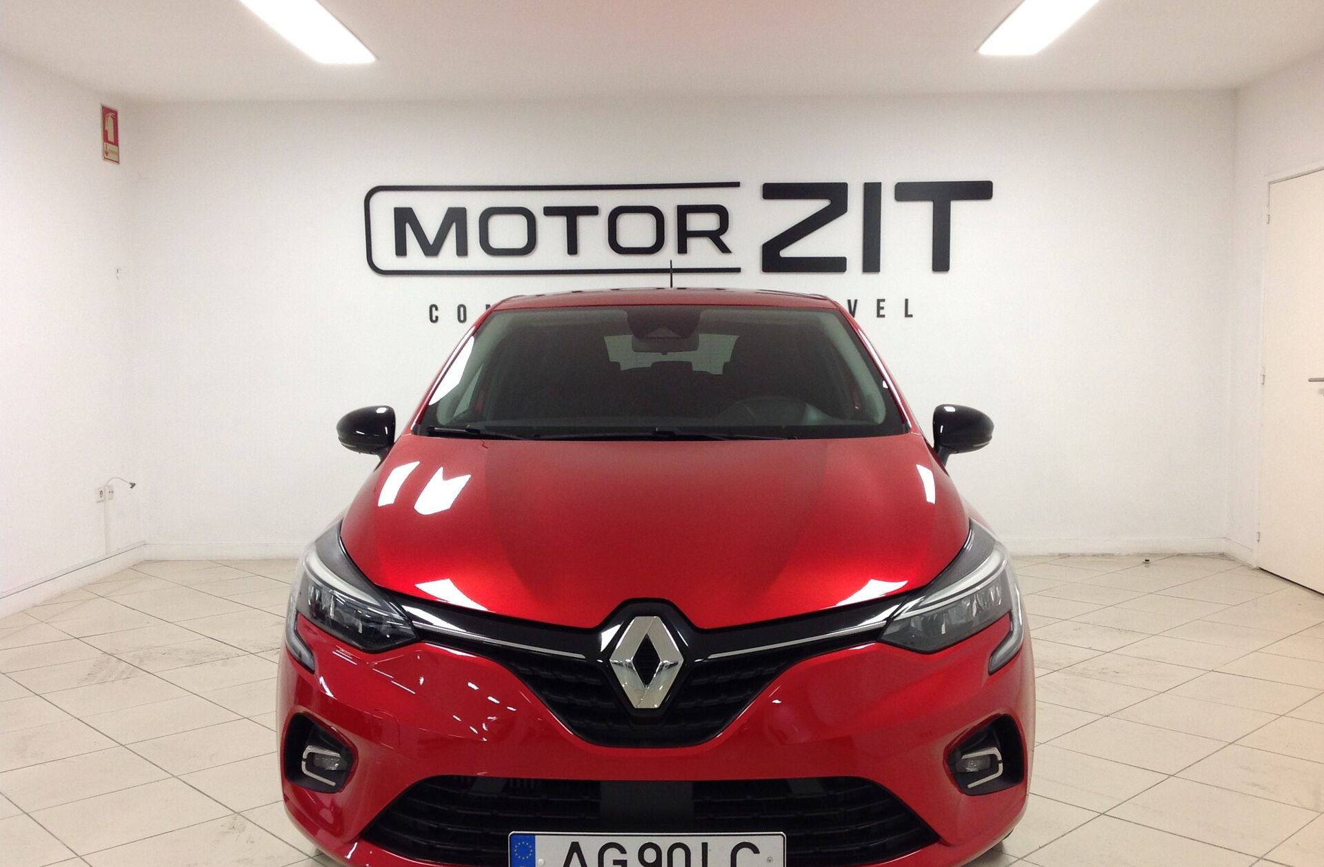 RENAULT Clio 1.0 TCe Limited CVT