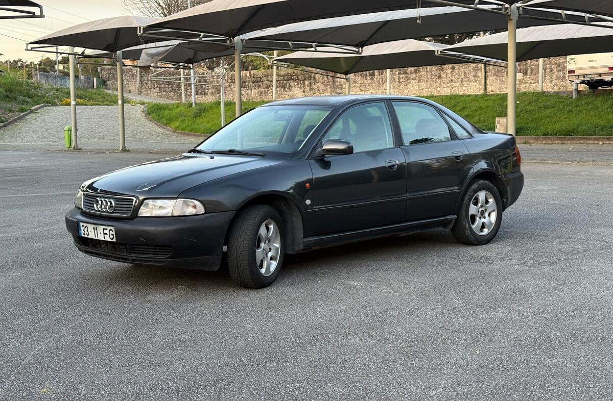 AUDI A4 1.6 +