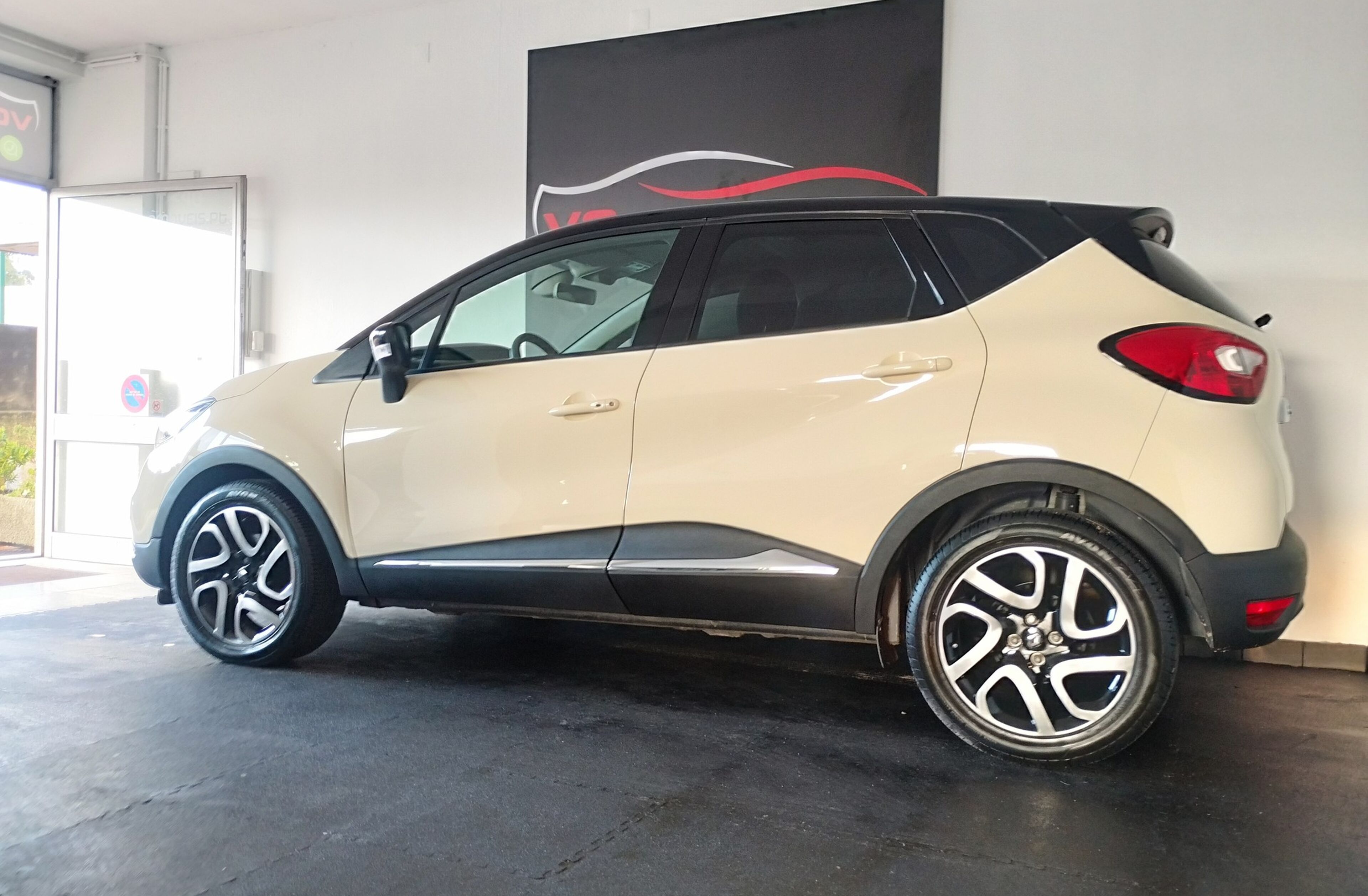 RENAULT Captur 1.2 TCe Exclusive EDC