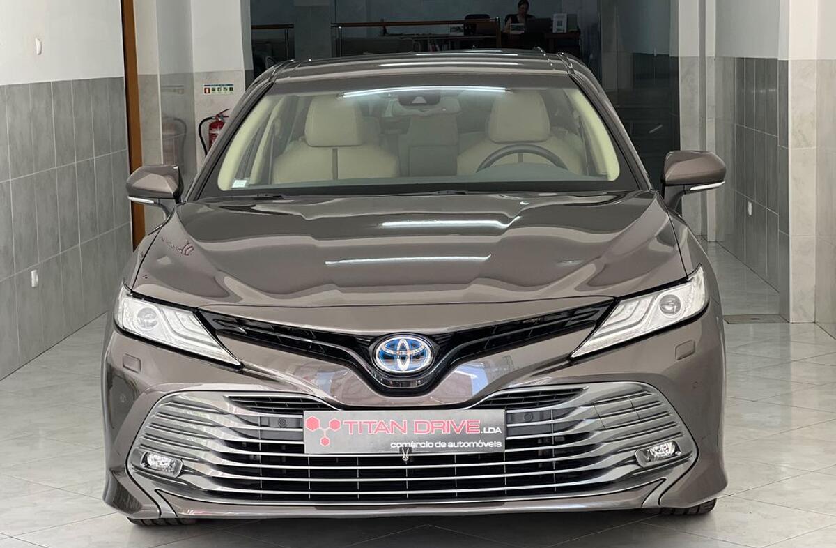 TOYOTA Camry 2.5 Hybrid Exclusive