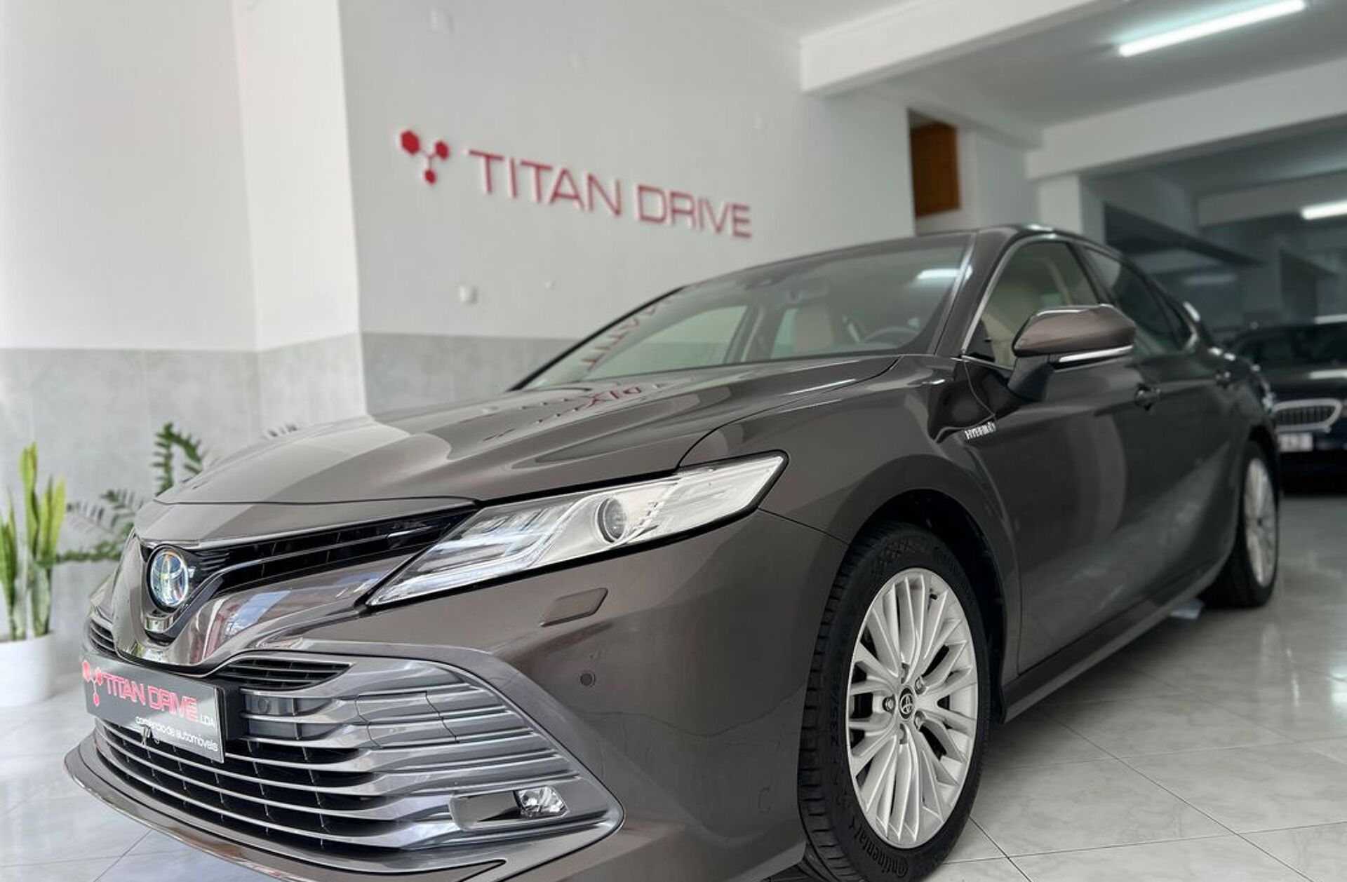 TOYOTA Camry 2.5 Hybrid Exclusive