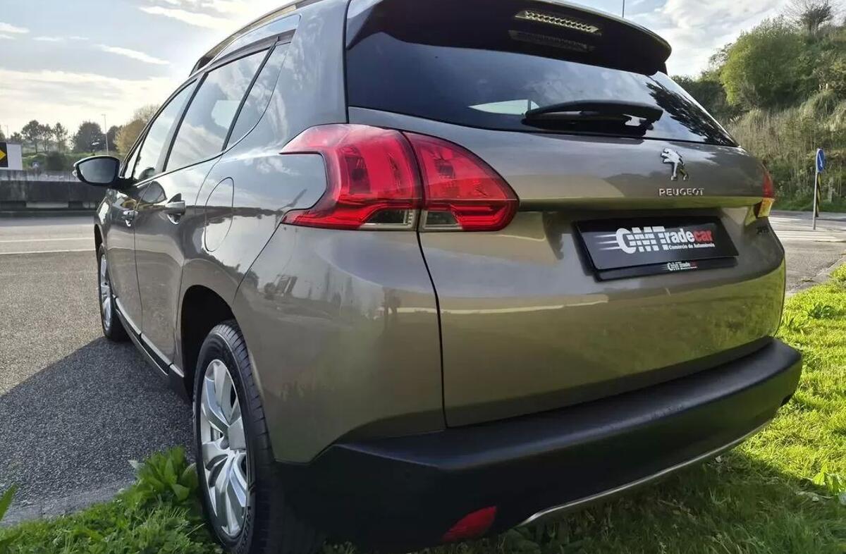 PEUGEOT 2008 1.2 PureTech Style