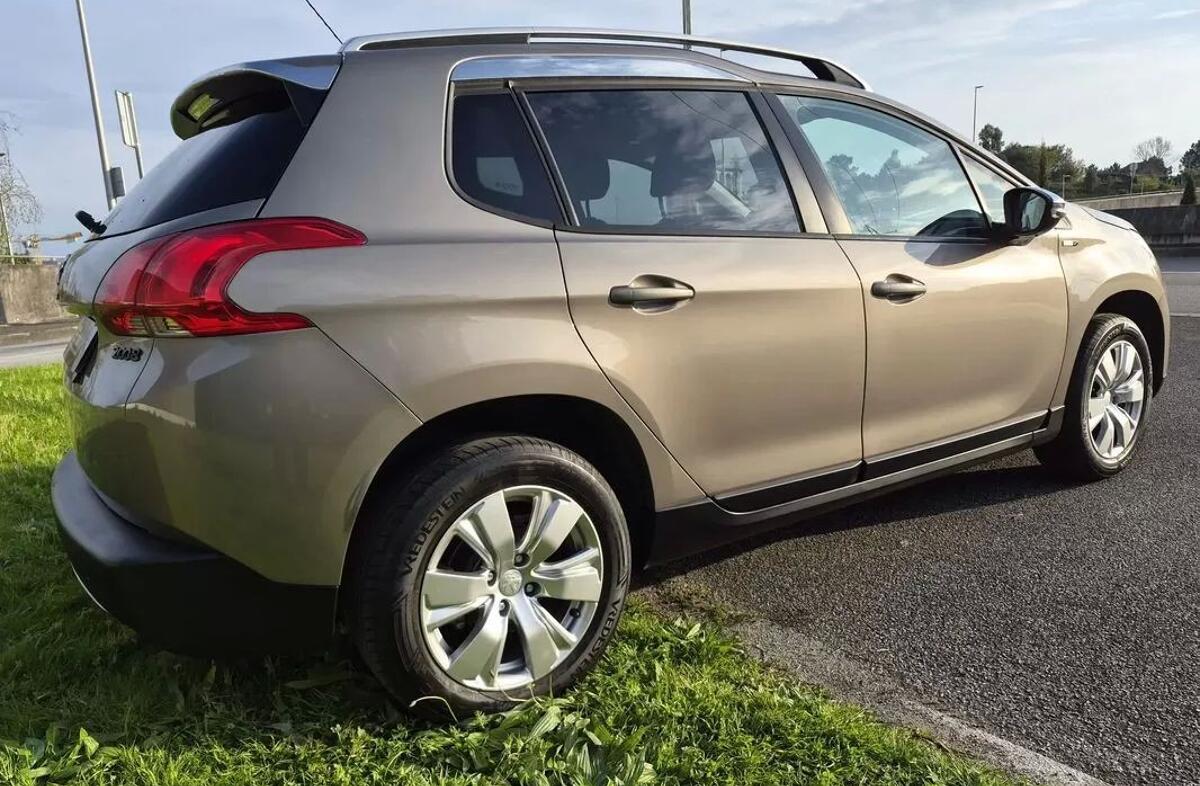 PEUGEOT 2008 1.2 PureTech Style