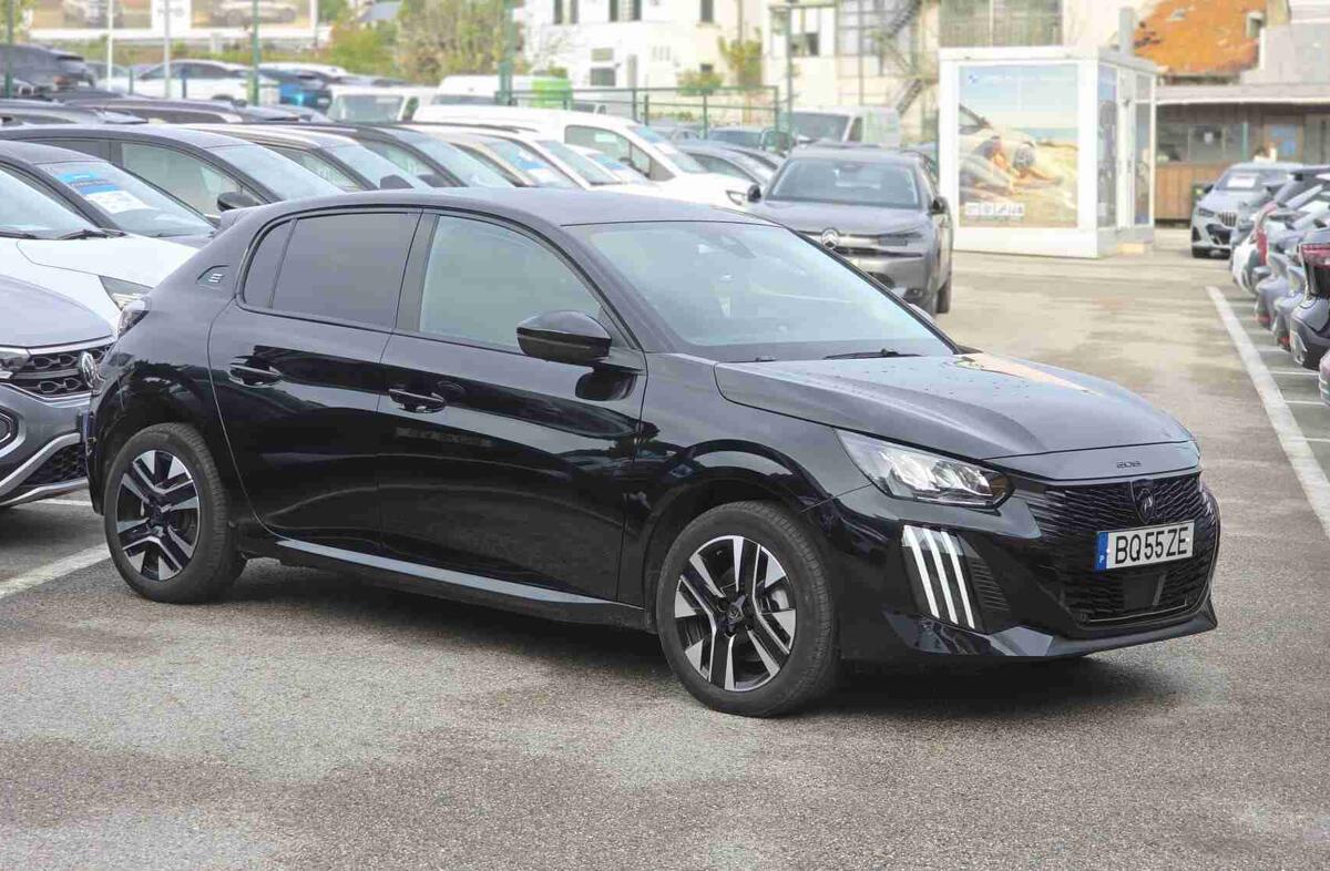 PEUGEOT 208 e- 51 kWh GT