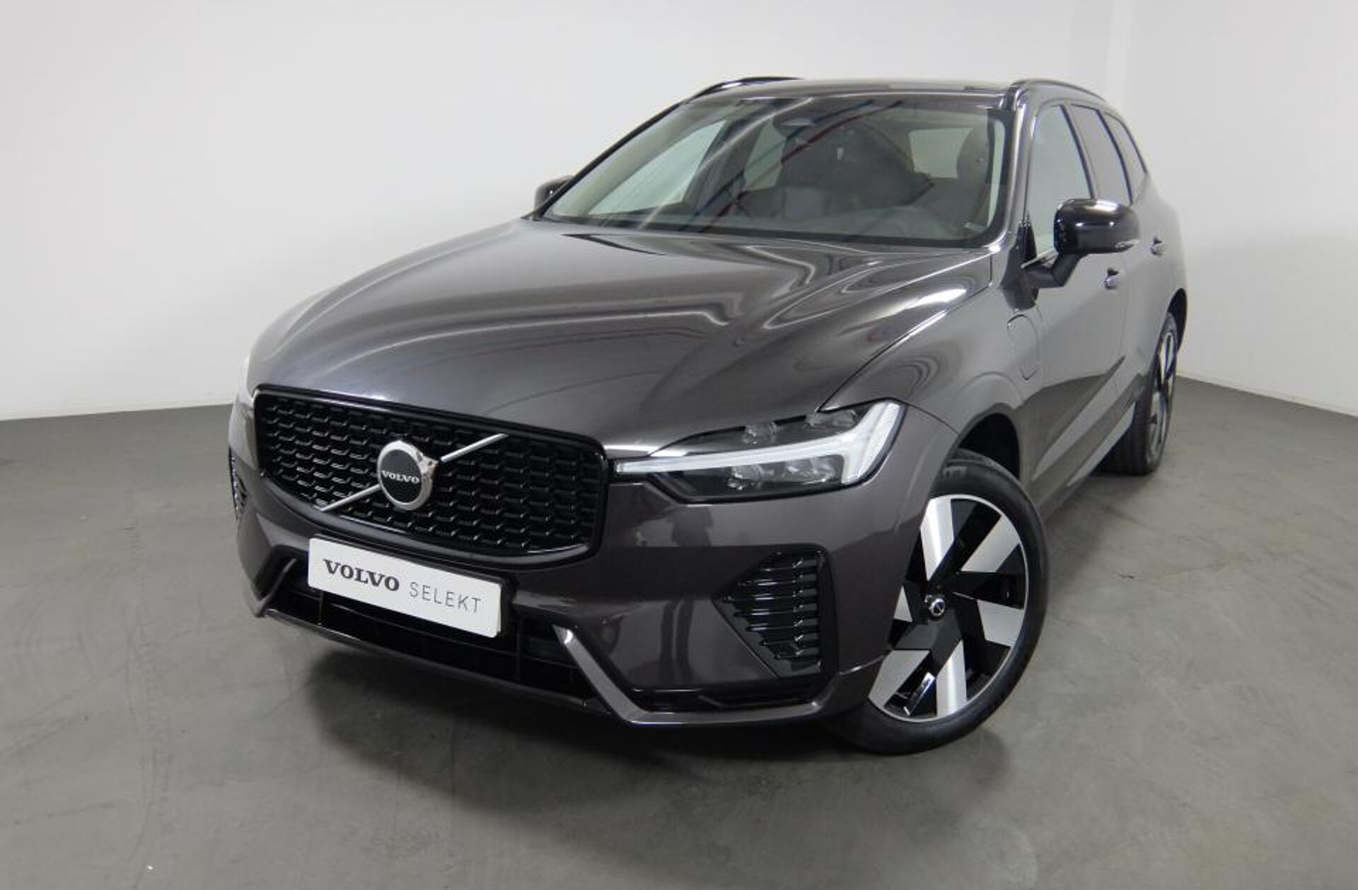 VOLVO XC60 2.0 T8 455 AWD PHEV Plus Dark Auto