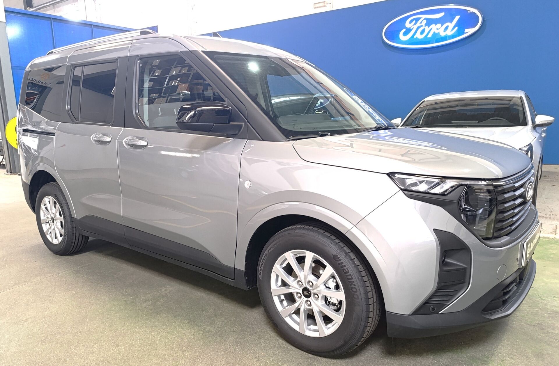 FORD Courier Tourneo  1.0 EcoBoost Titanium