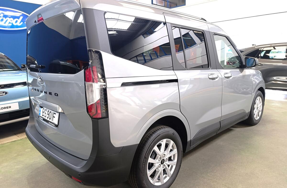 FORD Courier Tourneo  1.0 EcoBoost Titanium