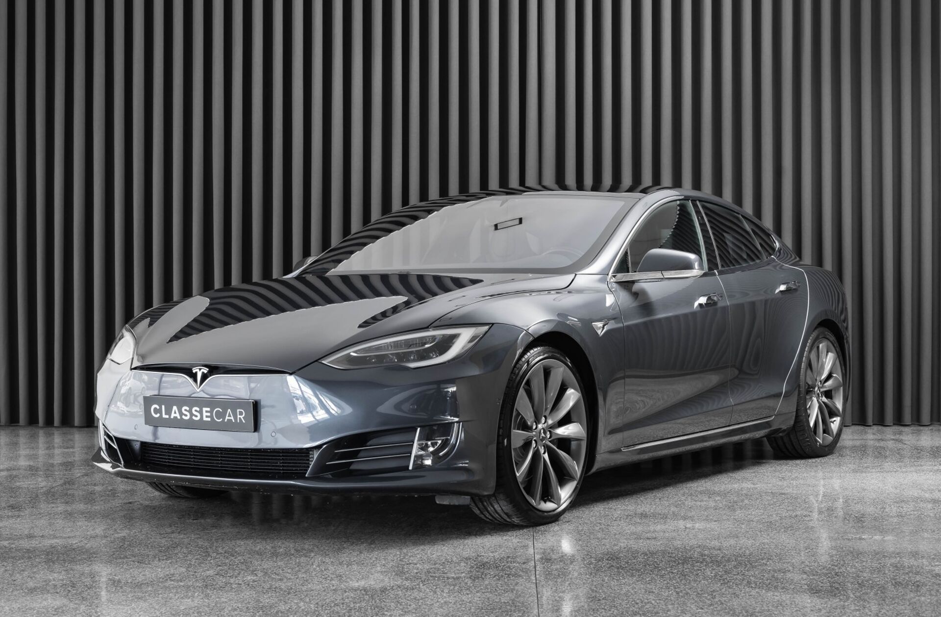 TESLA Model S 75D