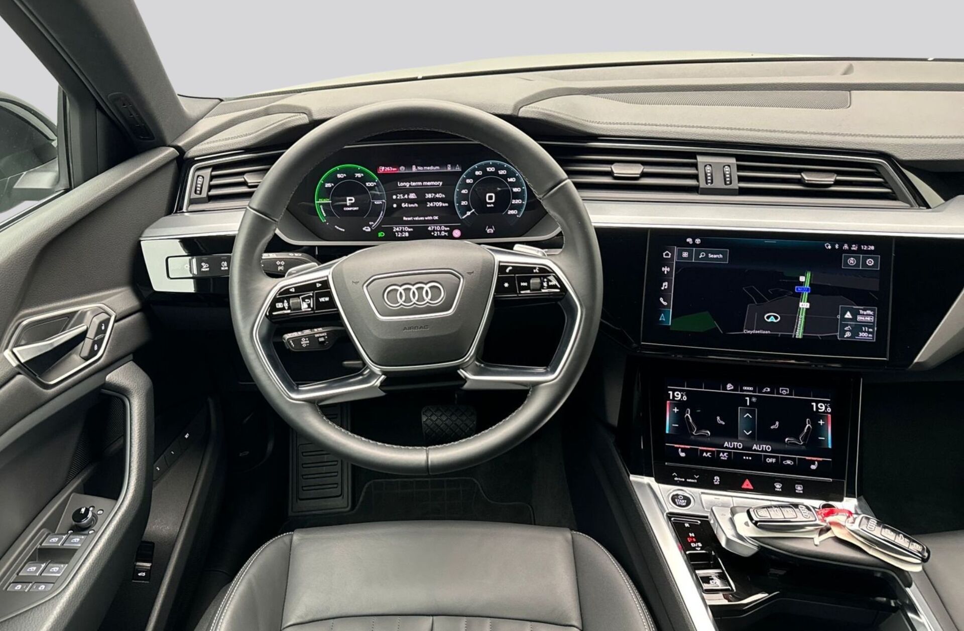 AUDI Q8 50 quattro Advanced