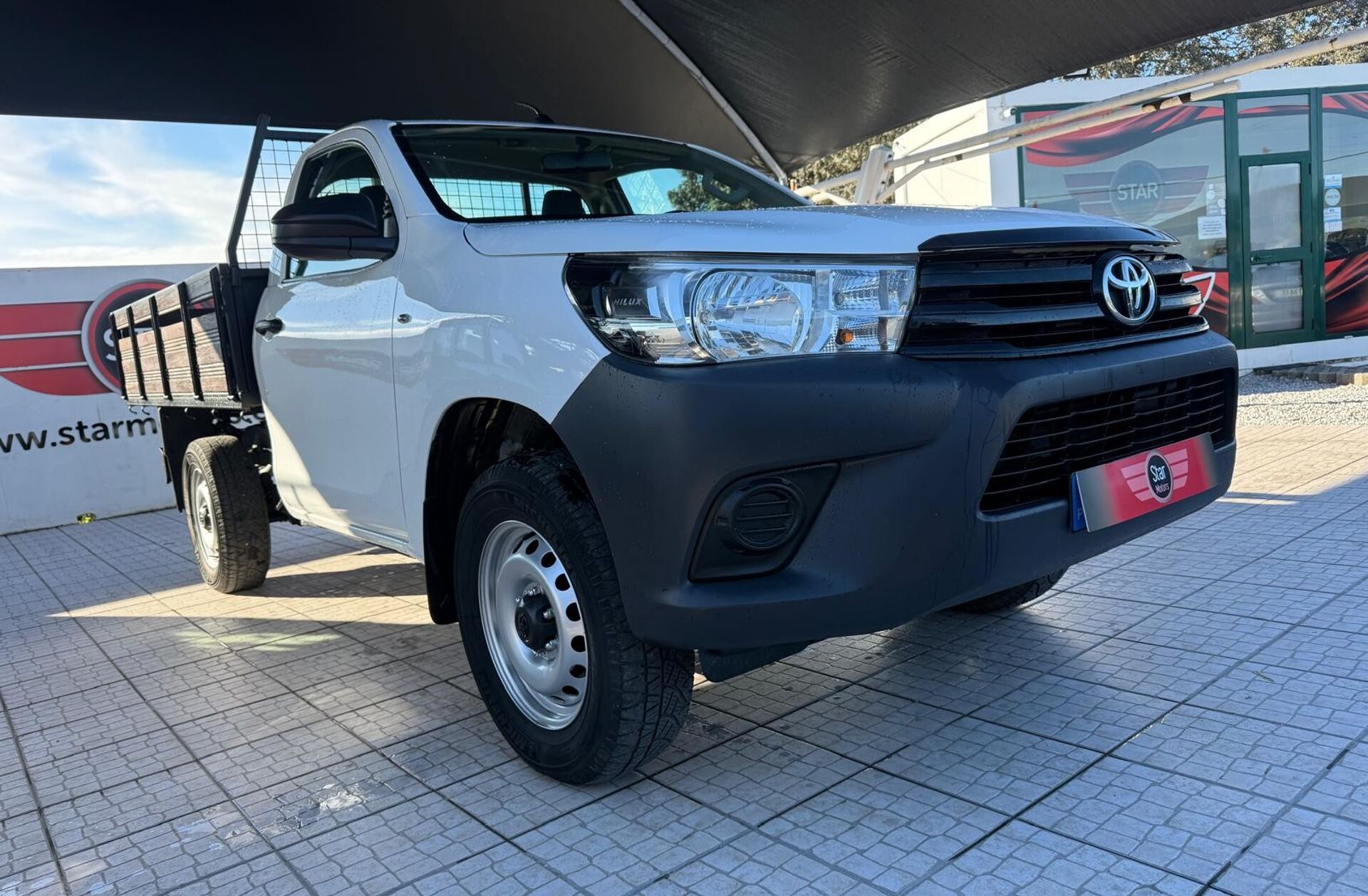 TOYOTA Hilux 2.4 D-4D 2WD CS