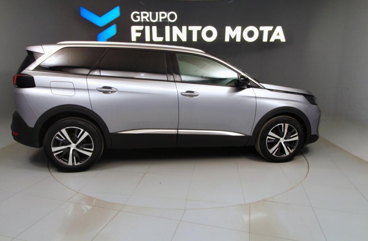 PEUGEOT 5008 1.2 PureTech Allure Pack