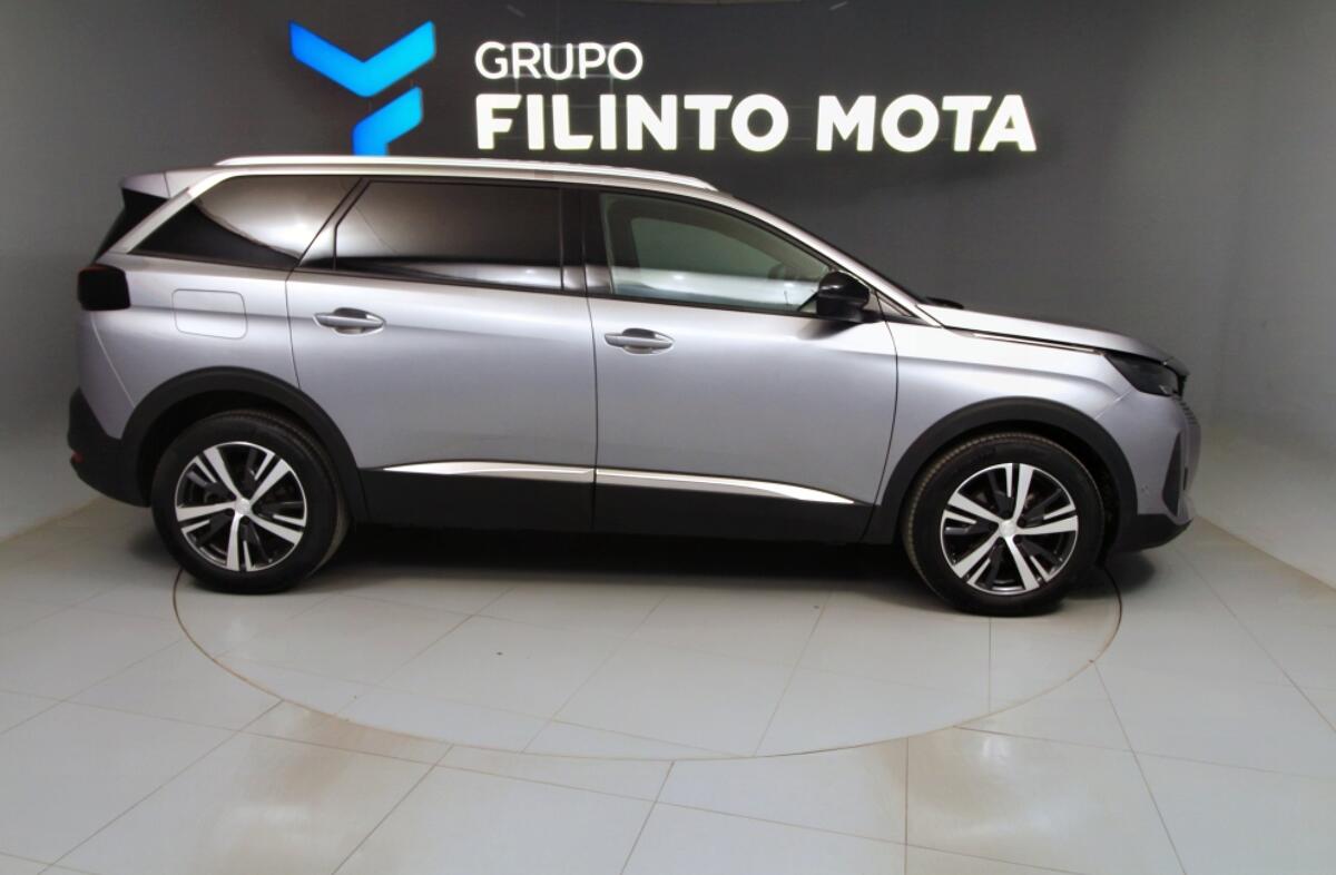 PEUGEOT 5008 1.2 PureTech Allure Pack