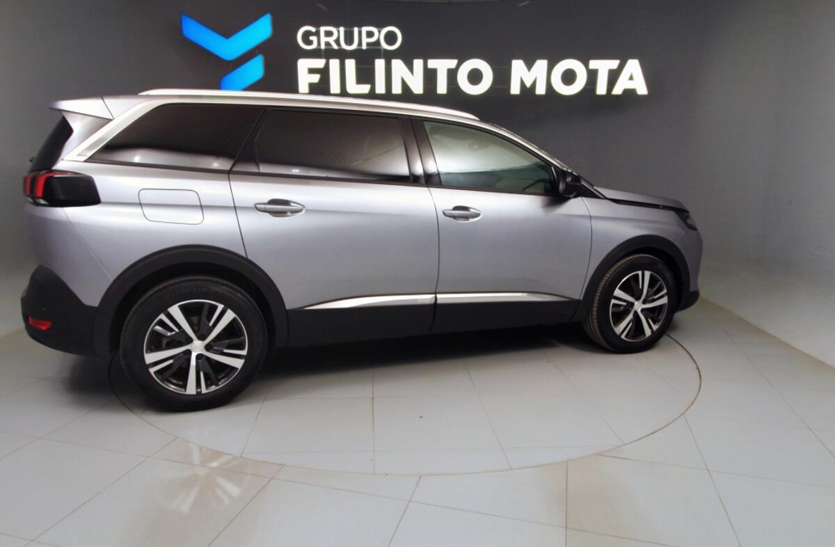 PEUGEOT 5008 1.2 PureTech Allure Pack