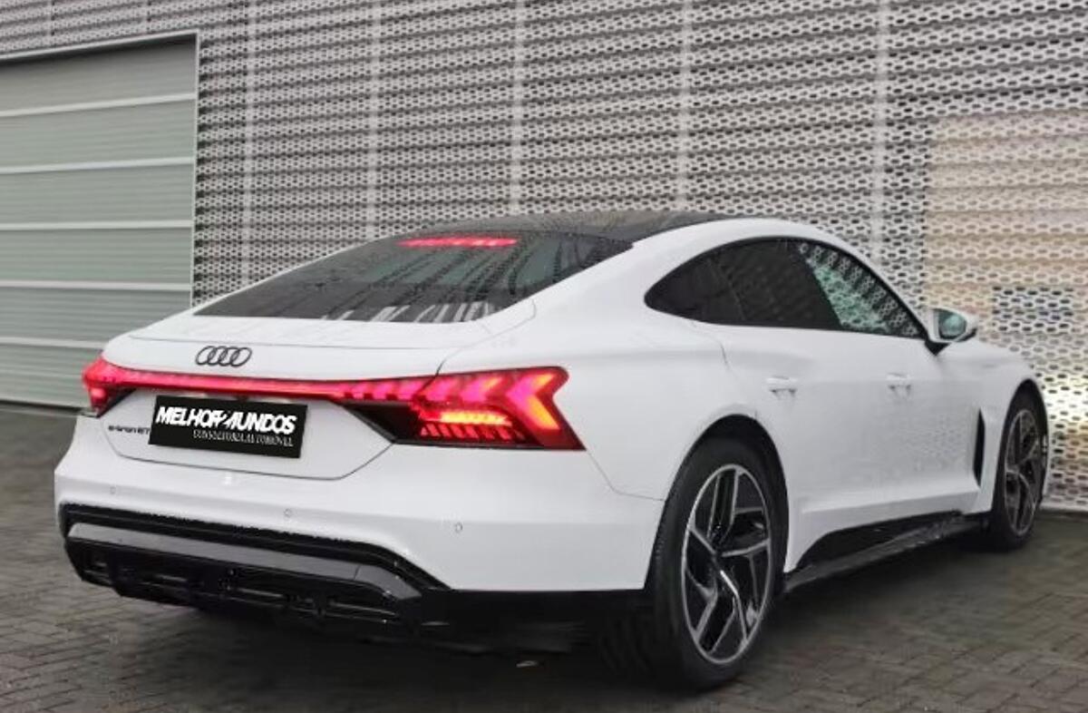 AUDI e-tron GT quattro