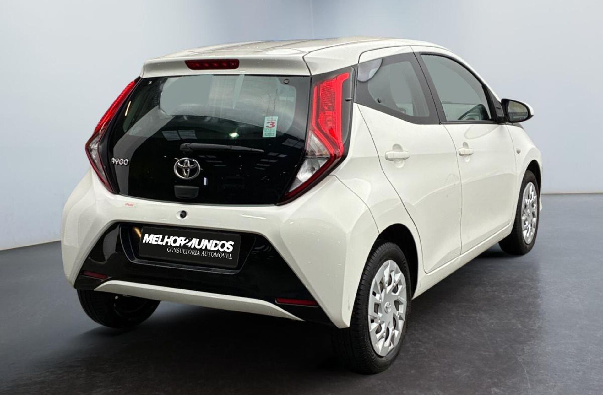 TOYOTA Aygo 1.0 X-Play Plus