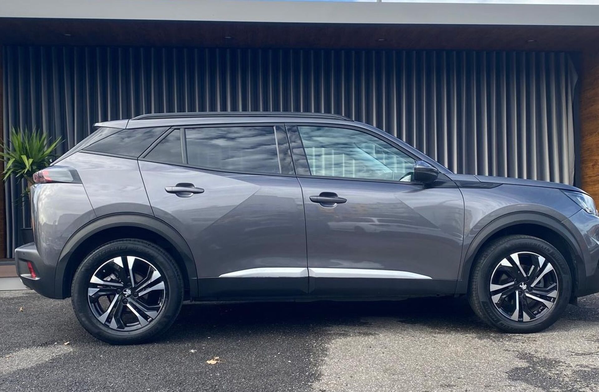 PEUGEOT 2008 1.2 PureTech Allure EAT8