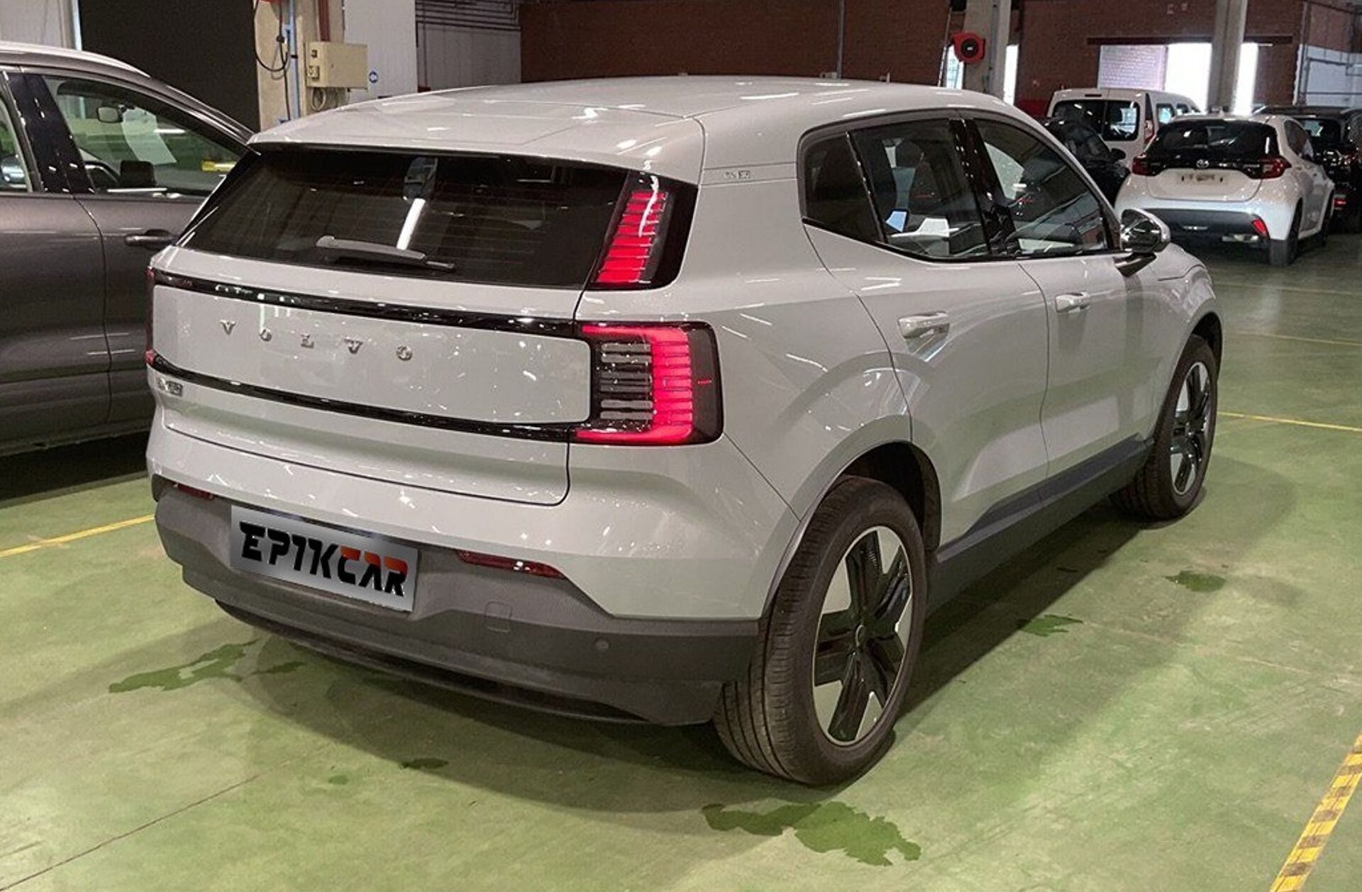 VOLVO EX30 69 kWh Single Motor Extended Range Plus