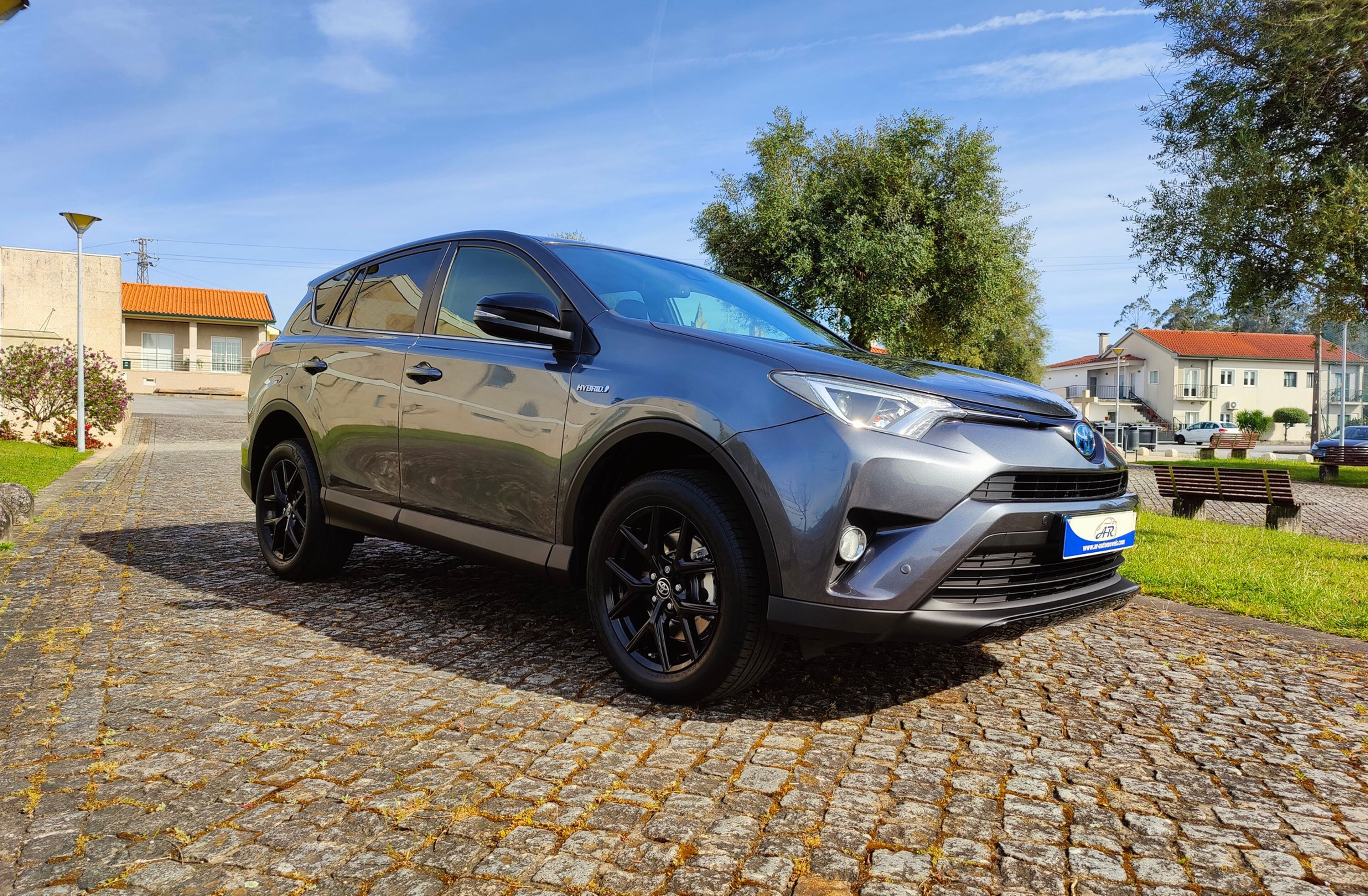 TOYOTA RAV 4 2.5 HSD Pure Dark