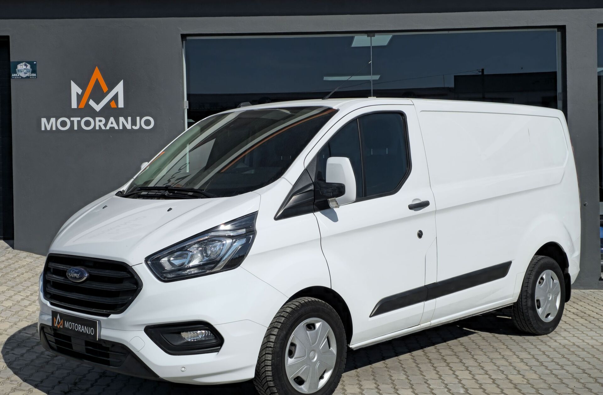 FORD Transit 320L1 2.0 H1-T.B.Tr.Aut.