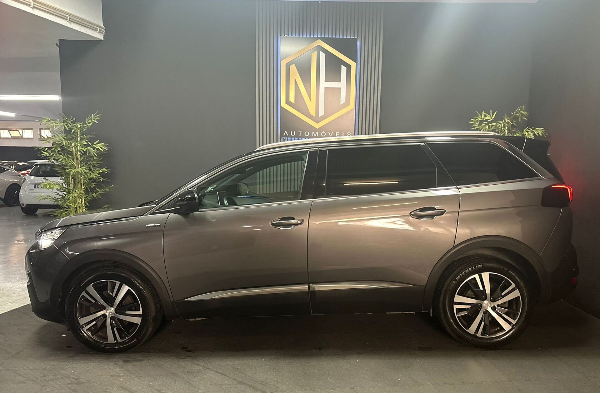 PEUGEOT 5008 1.2 PureTech GT Line EAT8