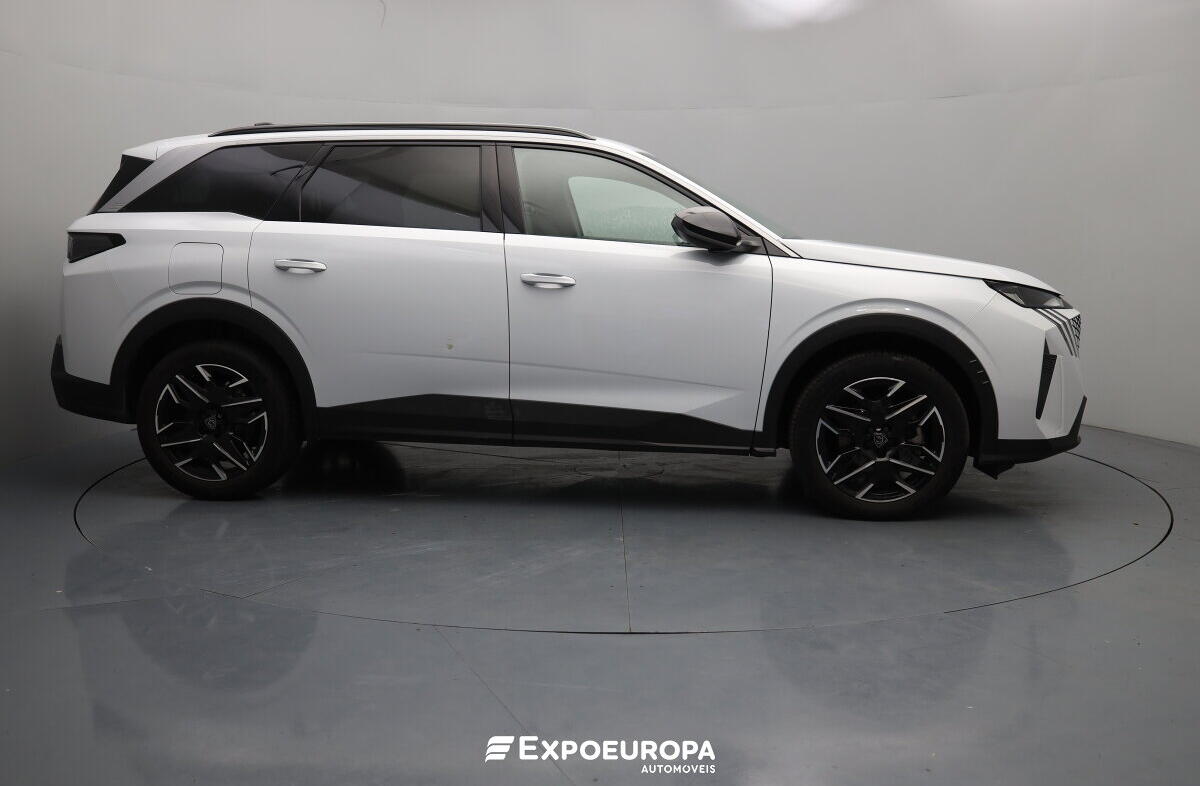 PEUGEOT 5008 1.2 Hybrid Allure e-DCS6