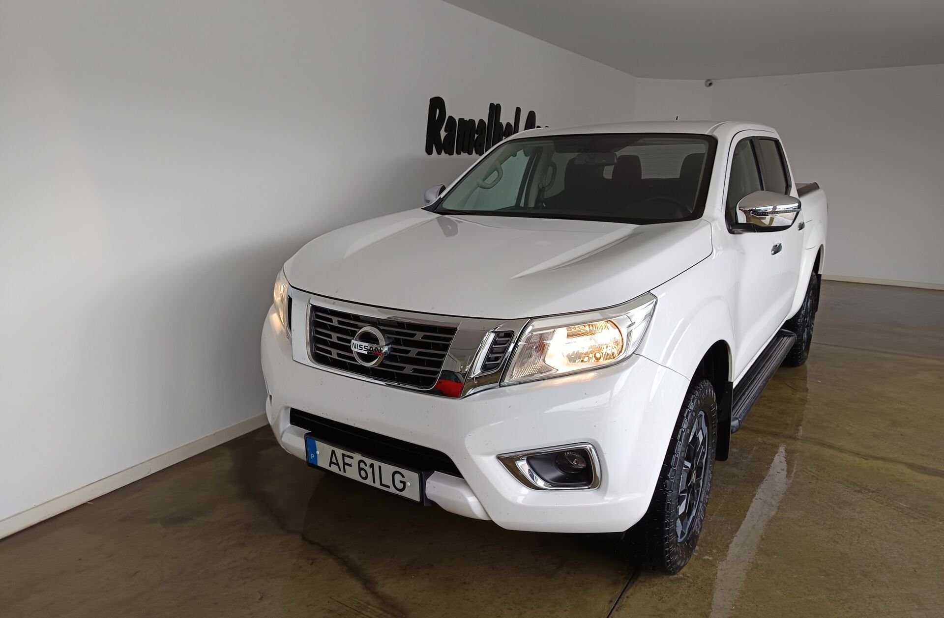 NISSAN Navara 2.3 dCi CD 4WD N-Connecta