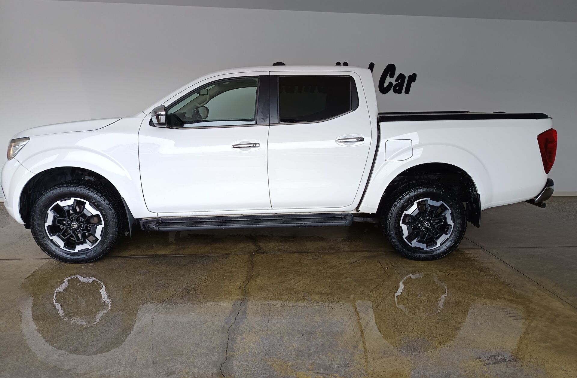 NISSAN Navara 2.3 dCi CD 4WD N-Connecta