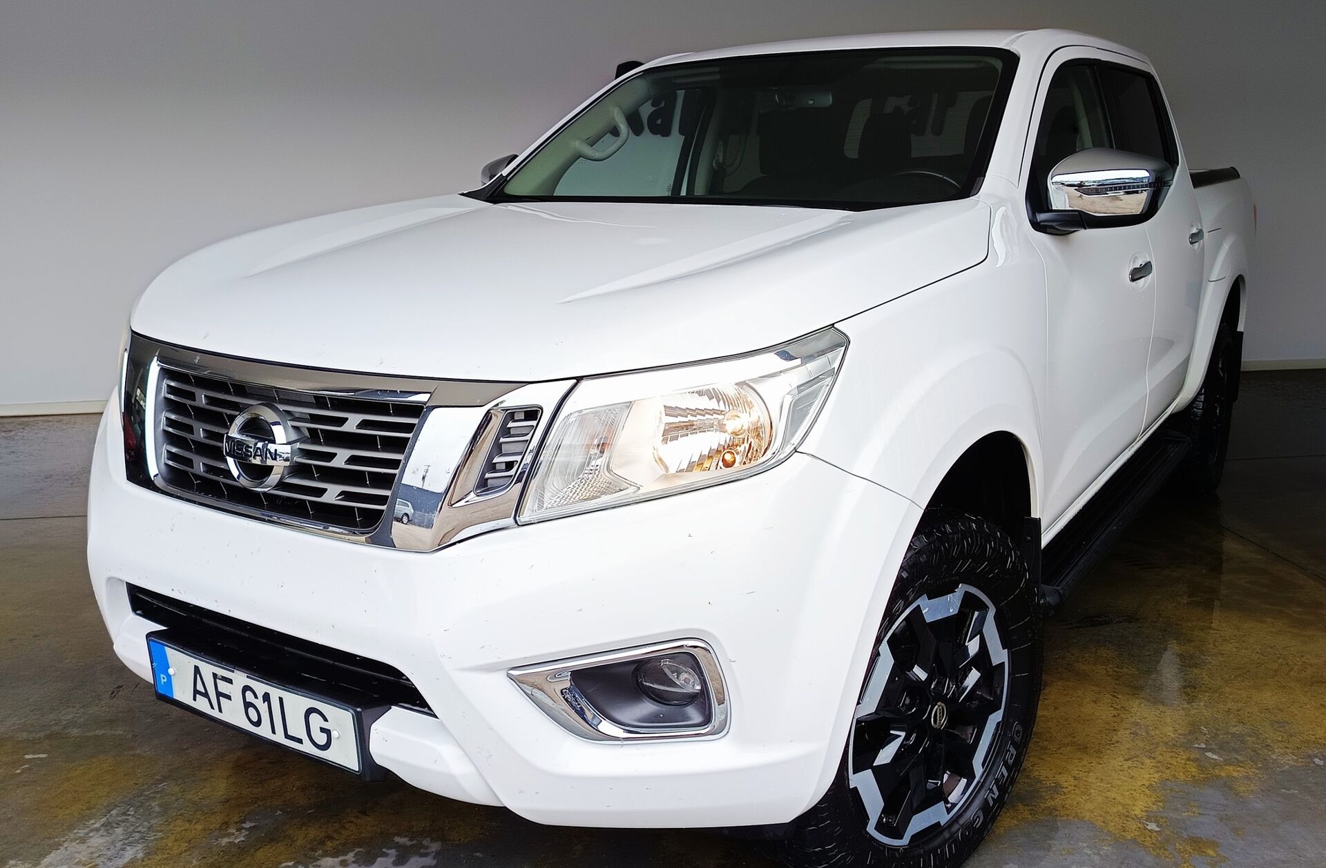 NISSAN Navara 2.3 dCi CD 4WD N-Connecta