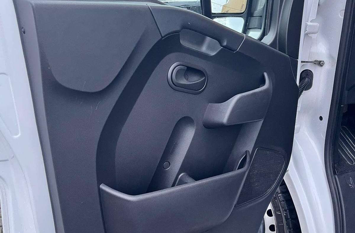 RENAULT Master 2.3 dCi L3H2 3.5T SS